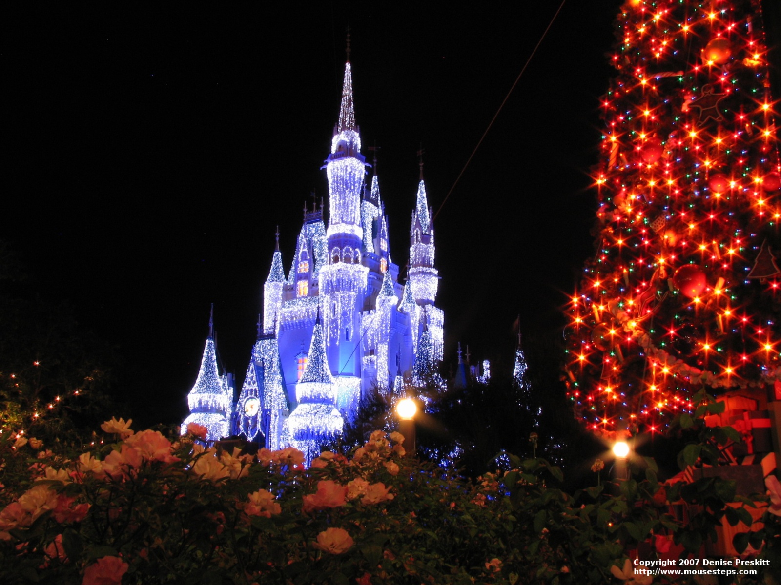 Disney Christmas Wallpaper , HD Wallpaper & Backgrounds