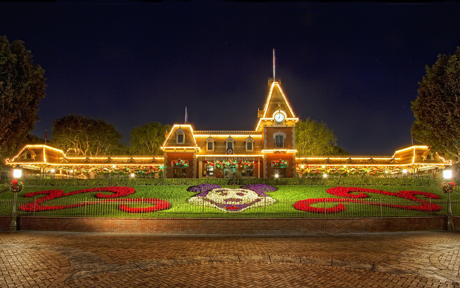 Disneyland , HD Wallpaper & Backgrounds