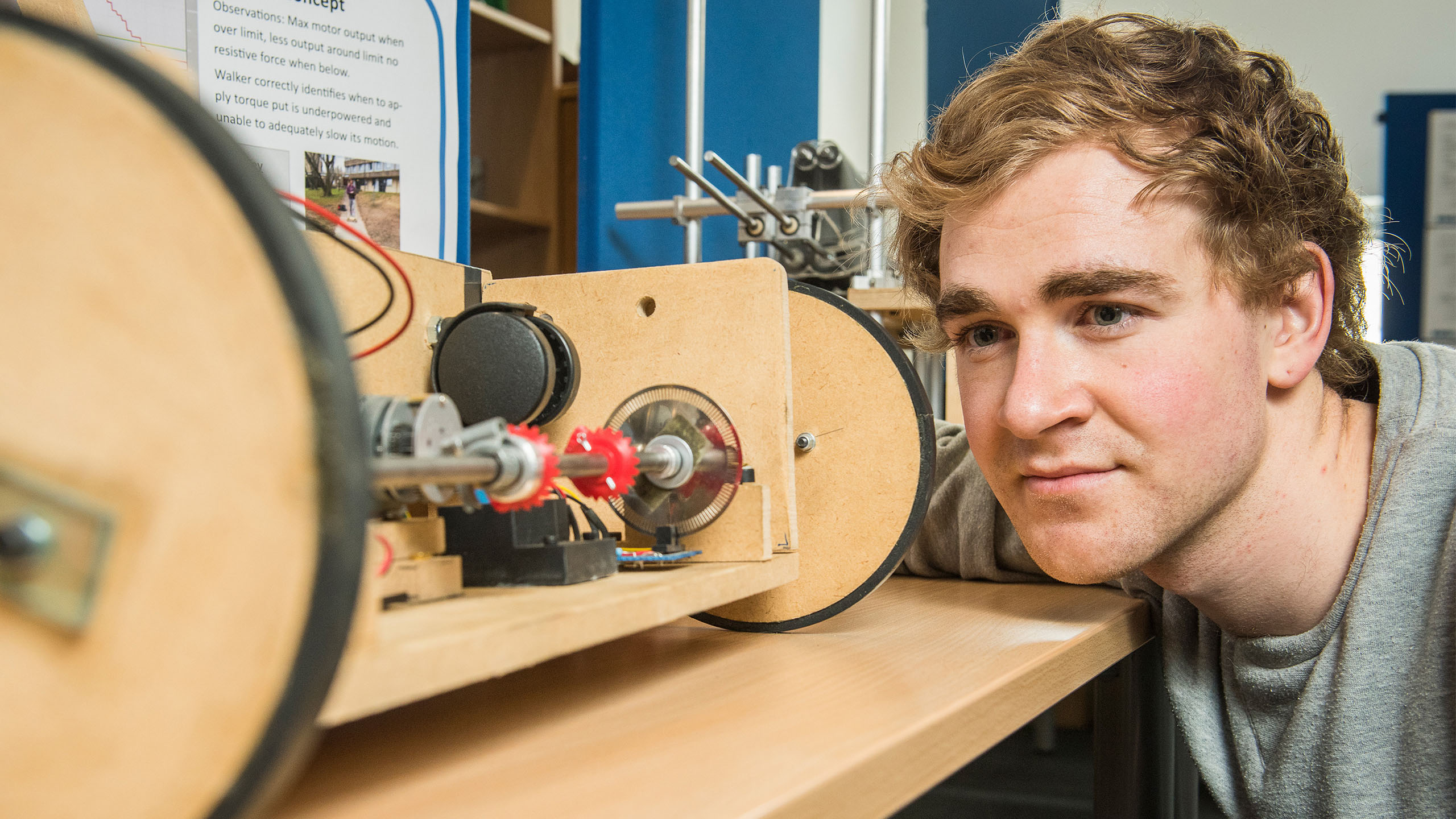 A Mechanical Engineering Student Inspects His Work , HD Wallpaper & Backgrounds