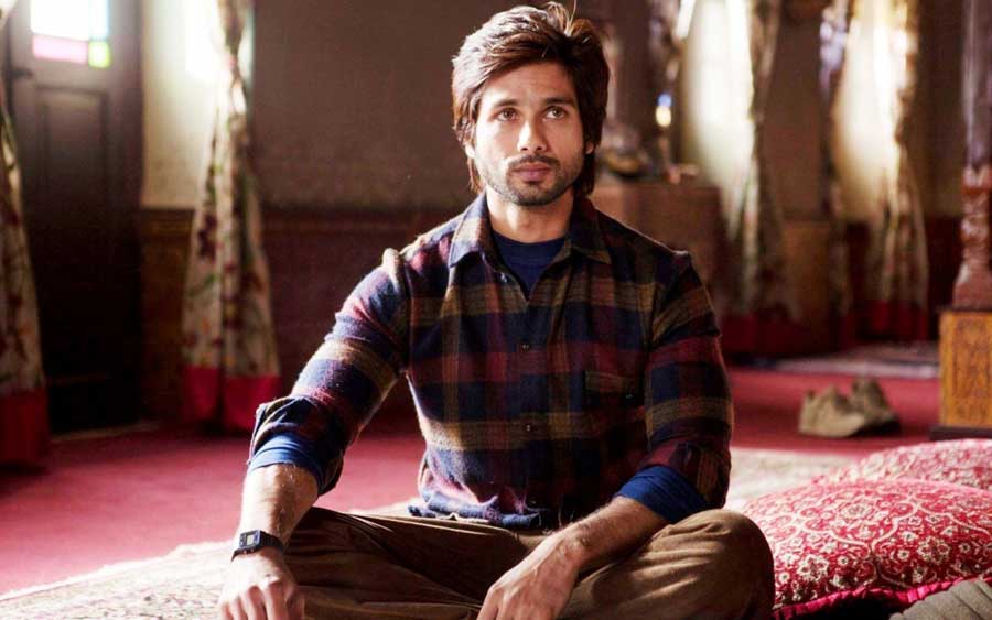 Shahid Kapoor In Haider Movie Photos - Shahid Kapoor In Haider , HD Wallpaper & Backgrounds
