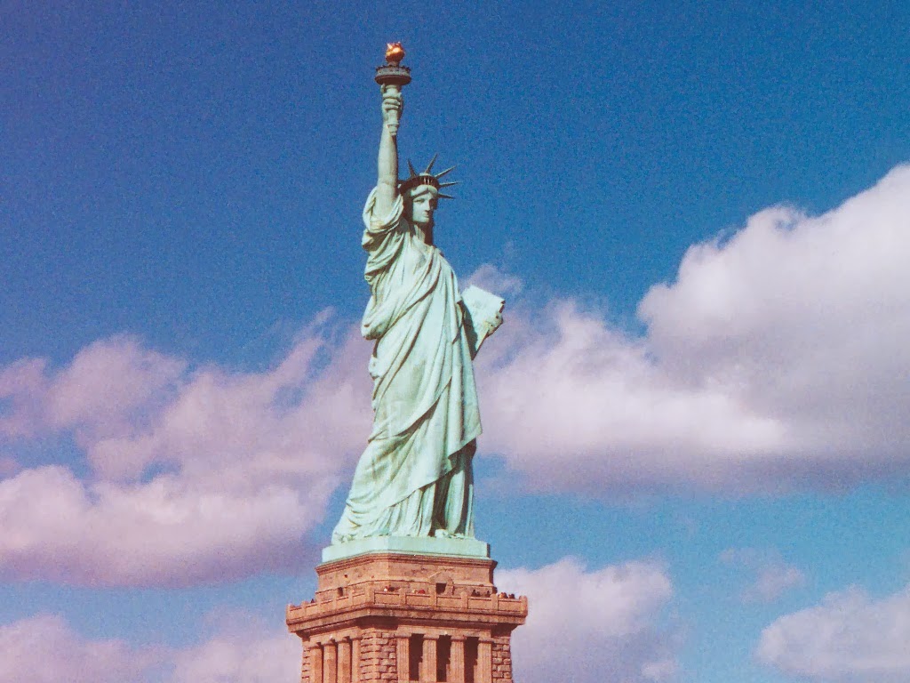 Statue Of Liberty Wallpaper - Statue Of Liberty , HD Wallpaper & Backgrounds