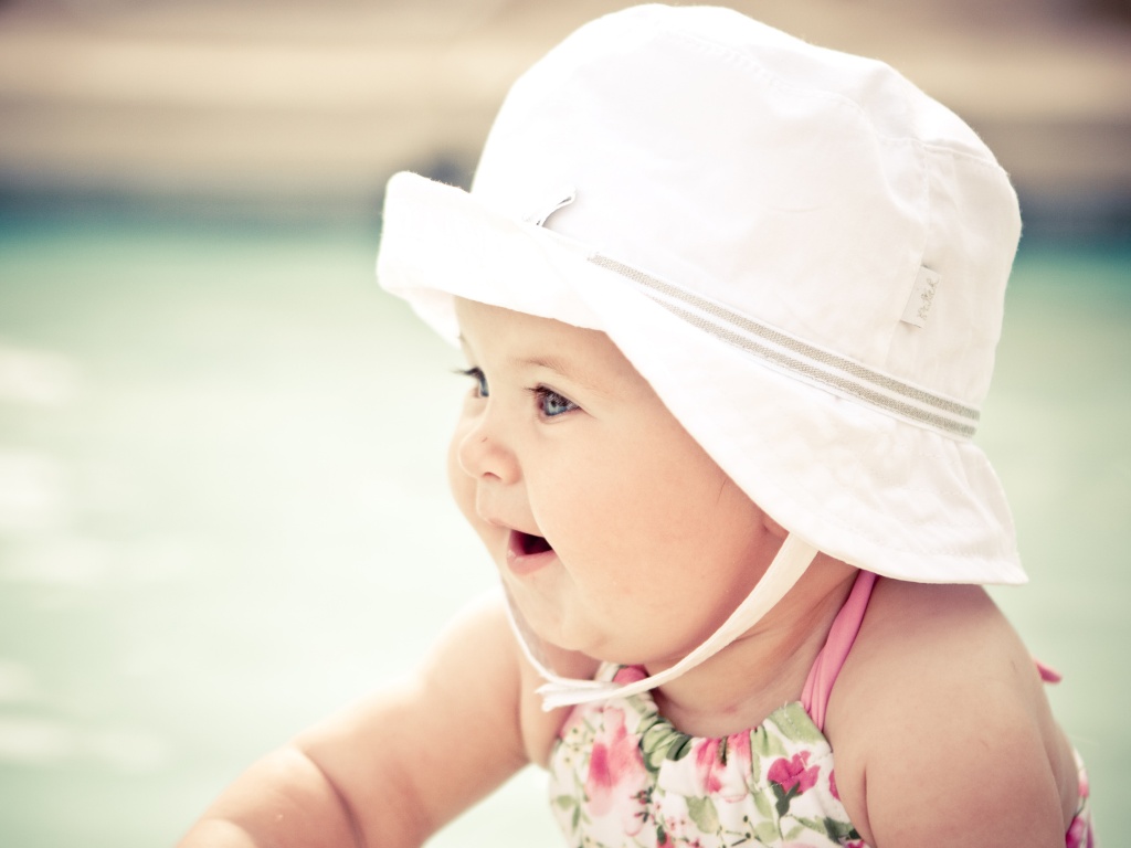 Cute Baby With Hat - Baby Cap , HD Wallpaper & Backgrounds