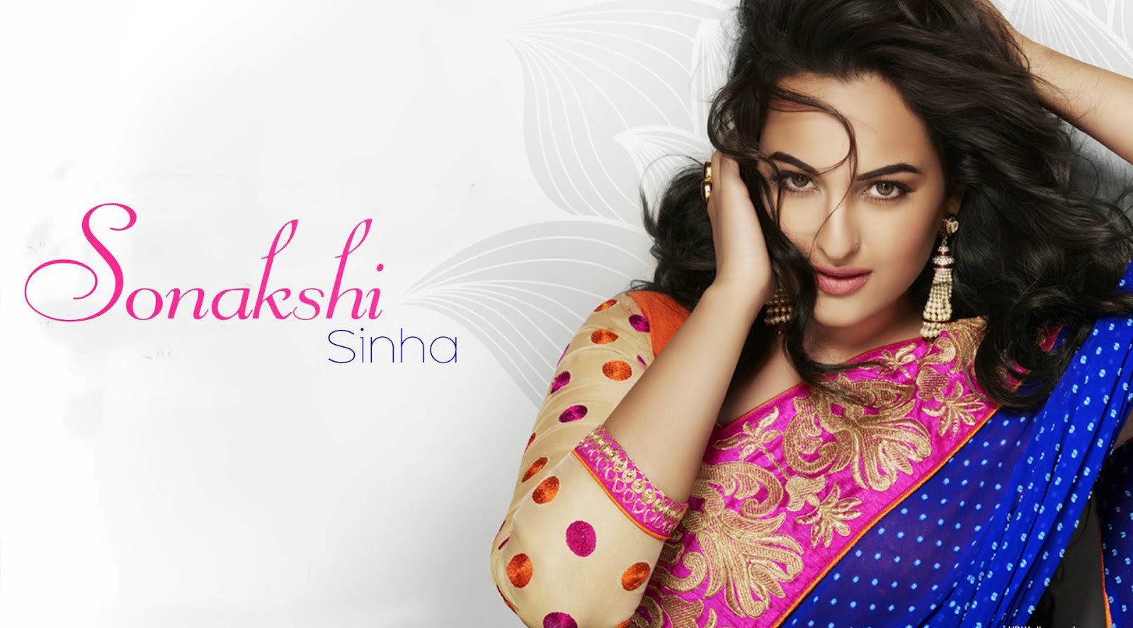 Hot And Sexy Look Of Sonakshi Sinha In Saree Hd Wallpapers - India Beautiful Actress Hd , HD Wallpaper & Backgrounds