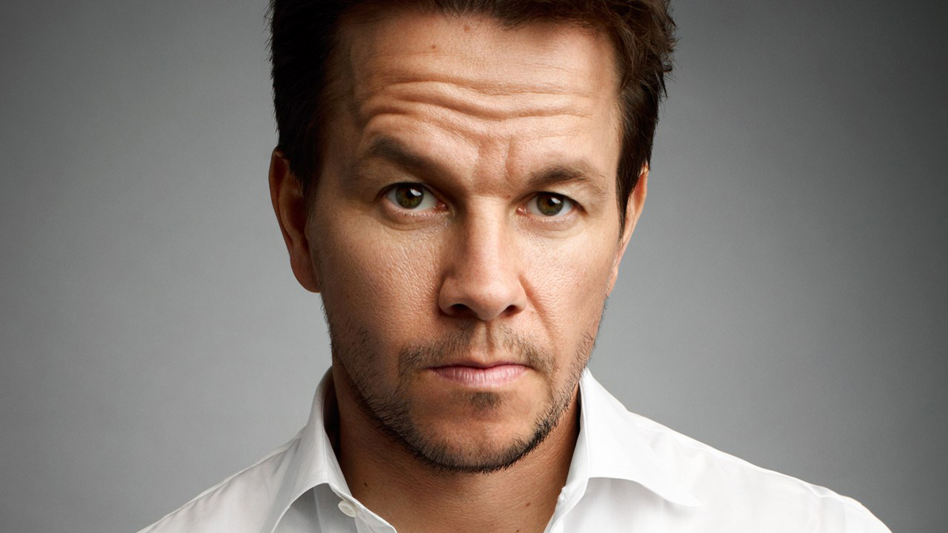 Famous American Actor Mark Wahlberg Wallpaper - Mark Wahlberg High Res , HD Wallpaper & Backgrounds