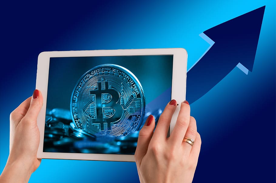 Person Holding Ipad Displaying Bitcoin Wallpaper, Money, - Bitcoin Futures , HD Wallpaper & Backgrounds