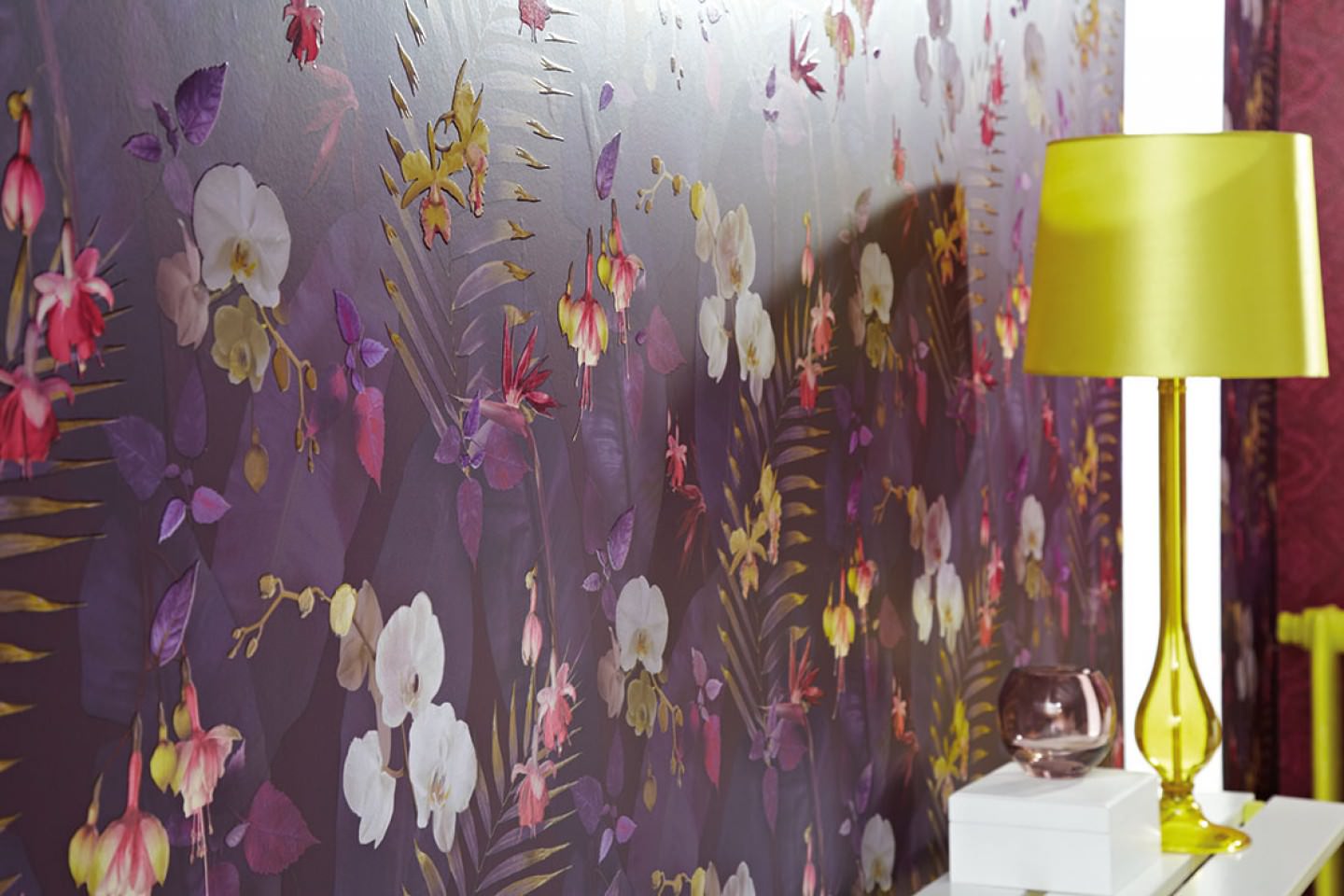 Wallpaper Zoe Matt Leaves Blossoms Crimson Violet Honey - Papier Peint Feuille Violet , HD Wallpaper & Backgrounds
