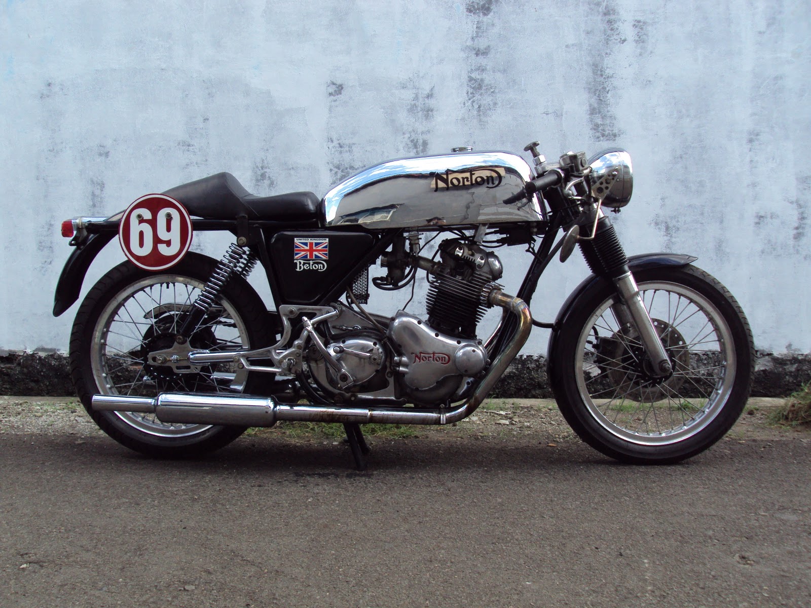old norton motorcycles