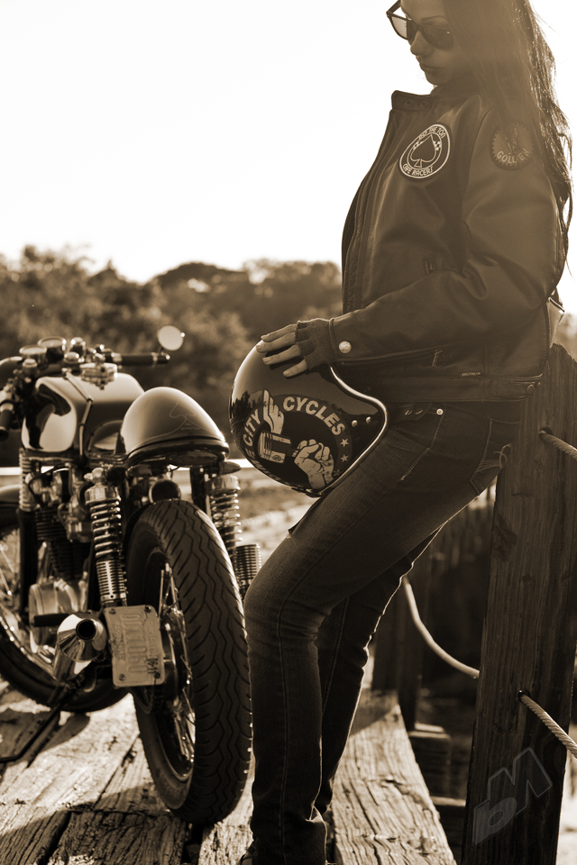 Cafe Racer Wallpaper Iphone - Biker Girl , HD Wallpaper & Backgrounds