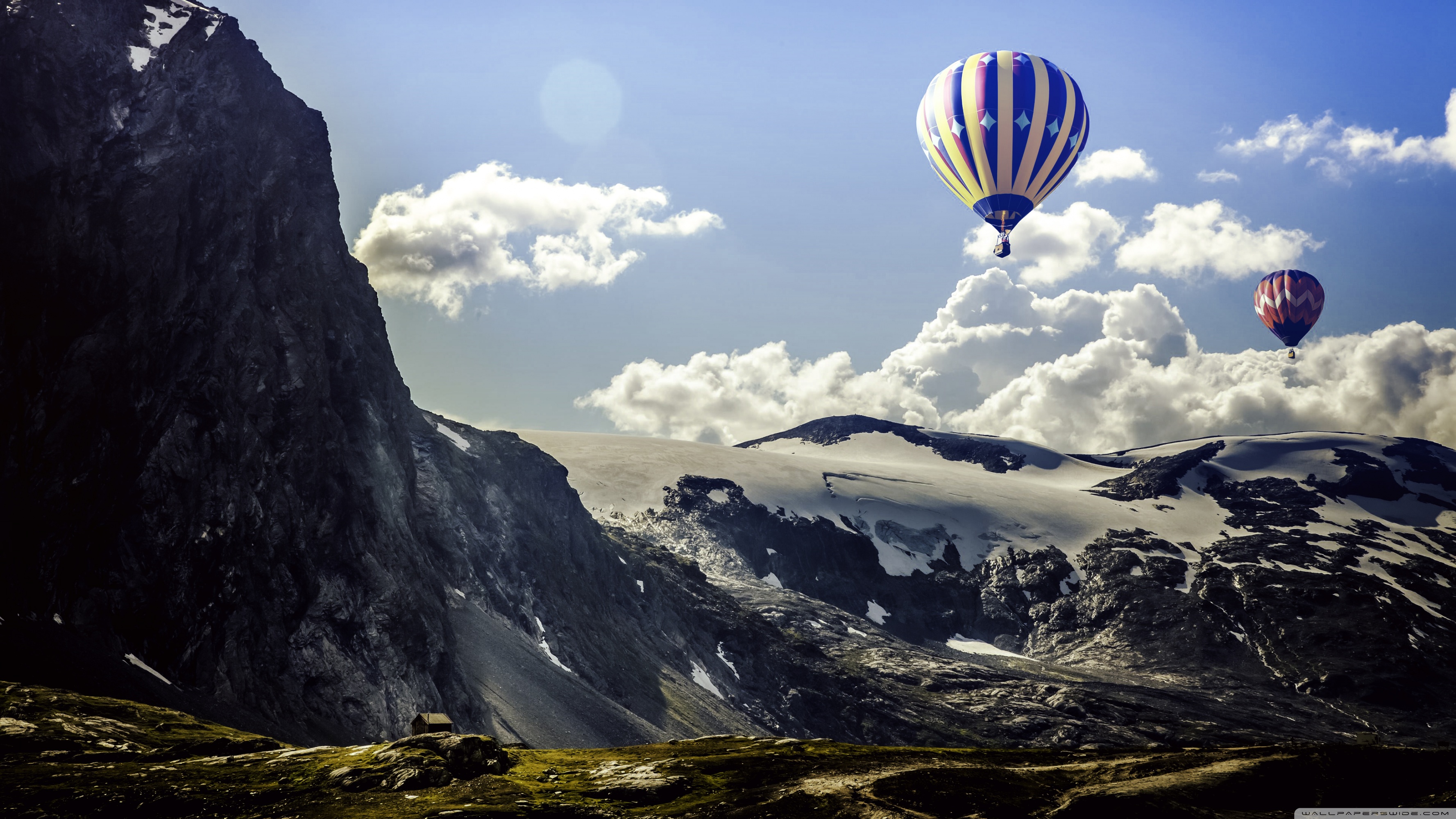 Uhd - Globos Aerostaticos En Las Montañas , HD Wallpaper & Backgrounds