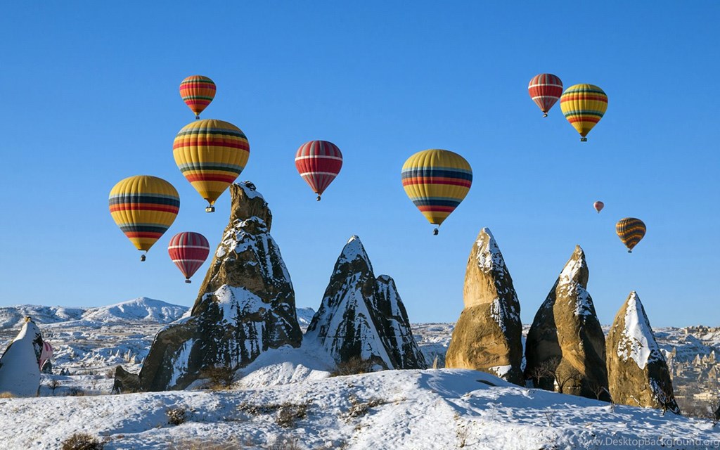 Hot Air Balloon Wallpaper Hd - Cappadocia Winter , HD Wallpaper & Backgrounds
