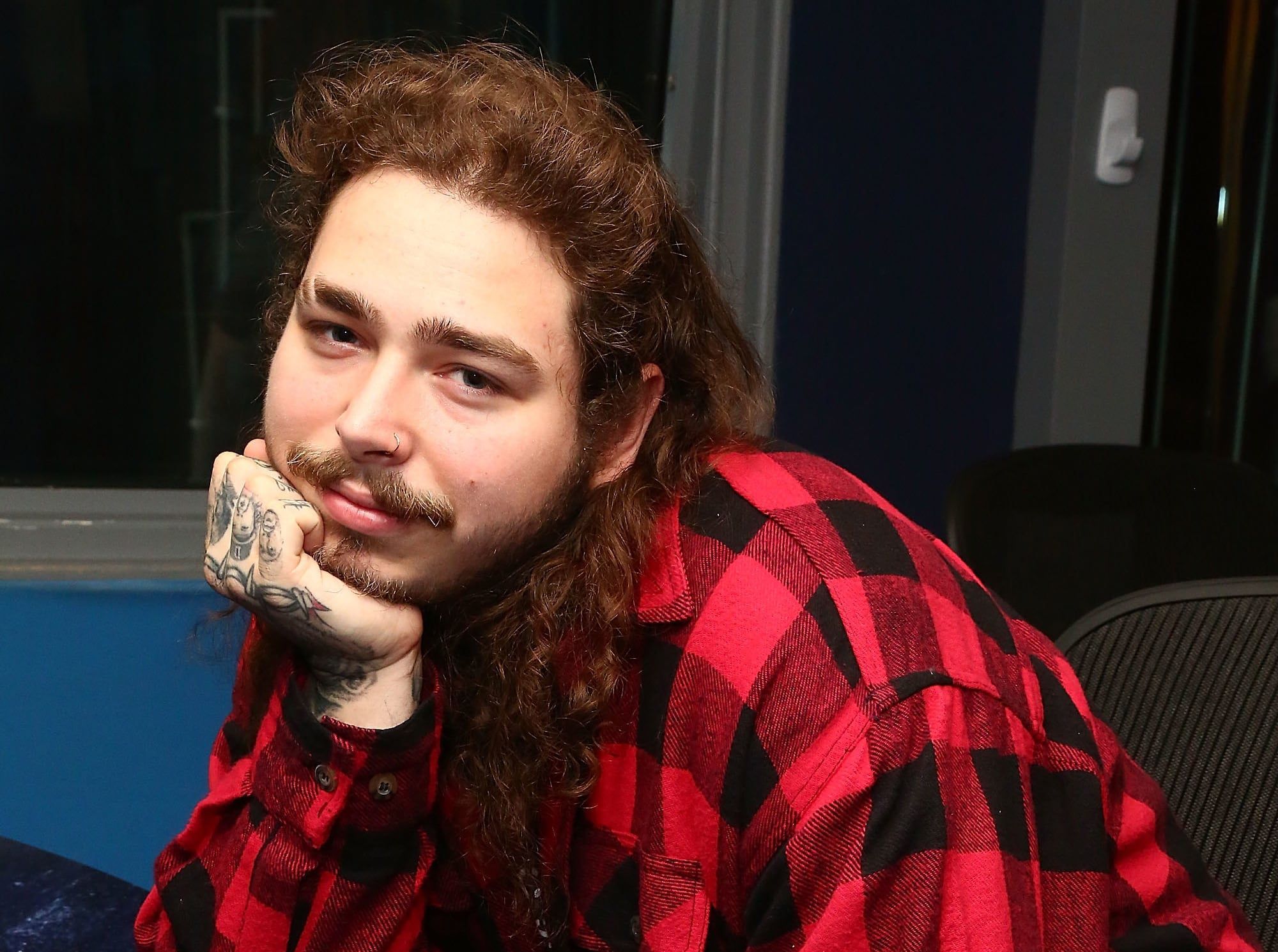 Post Malone Wallpapers - Post Malone Red Shirt , HD Wallpaper & Backgrounds