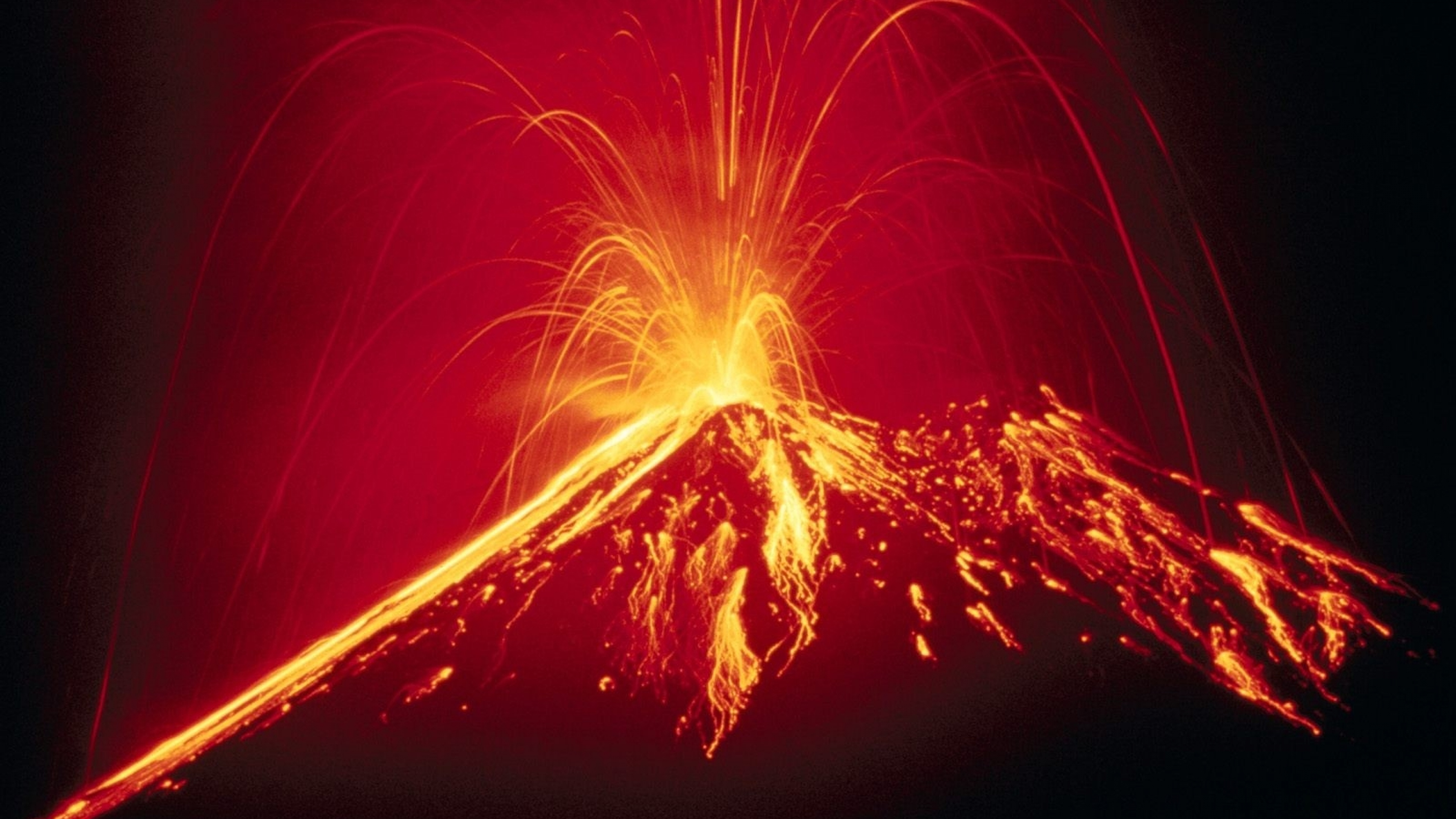 1080p Volcano Wallpaper 4k Volcanoes Wallpapers High - Lava Arenal Costa Rica , HD Wallpaper & Backgrounds