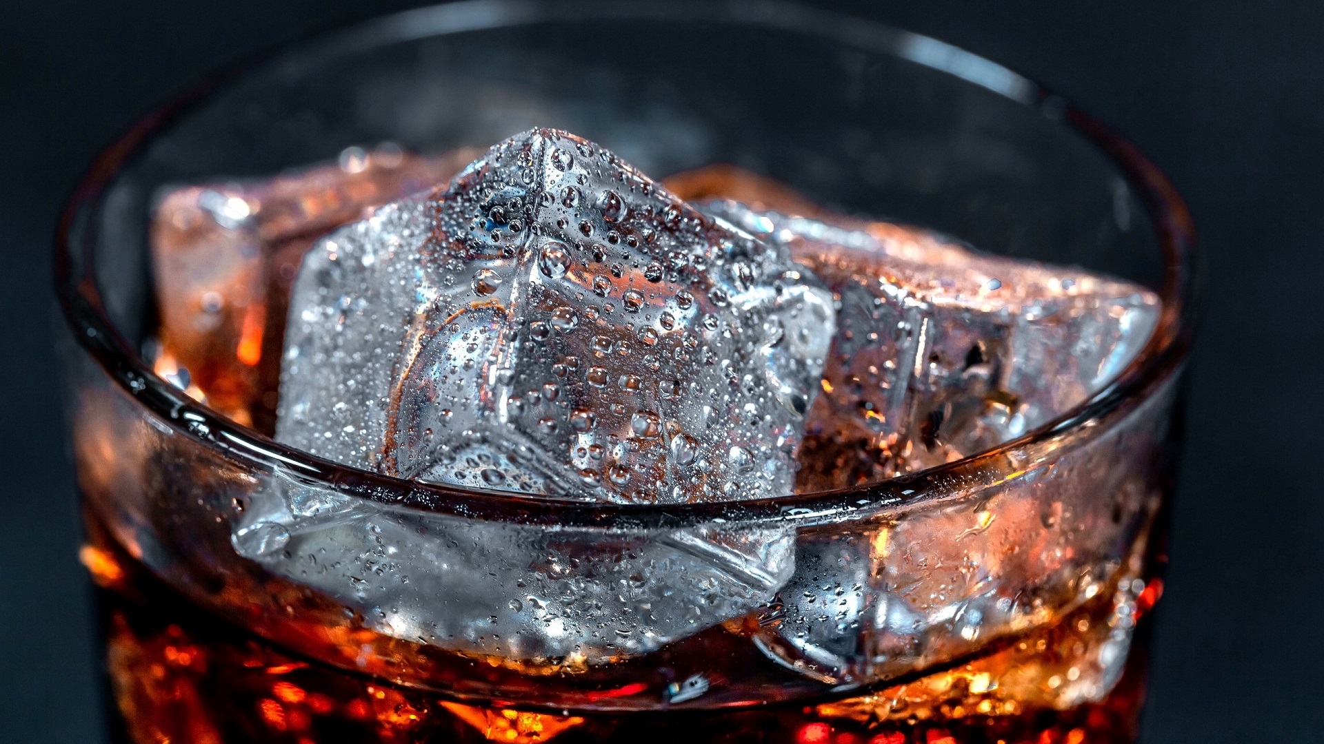 Wallpaper Of Food, Drink, Ice Background & Hd Image - Wine Glass With Ice Cubes , HD Wallpaper & Backgrounds