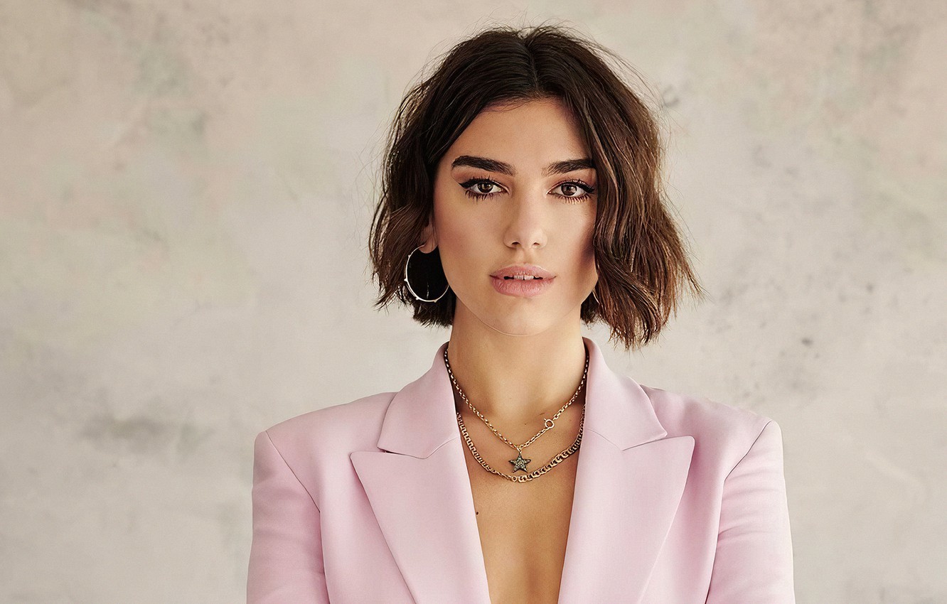 Photo Wallpaper Look, Girl, Decoration, Face, Portrait, - Dua Lipa Short Hair , HD Wallpaper & Backgrounds