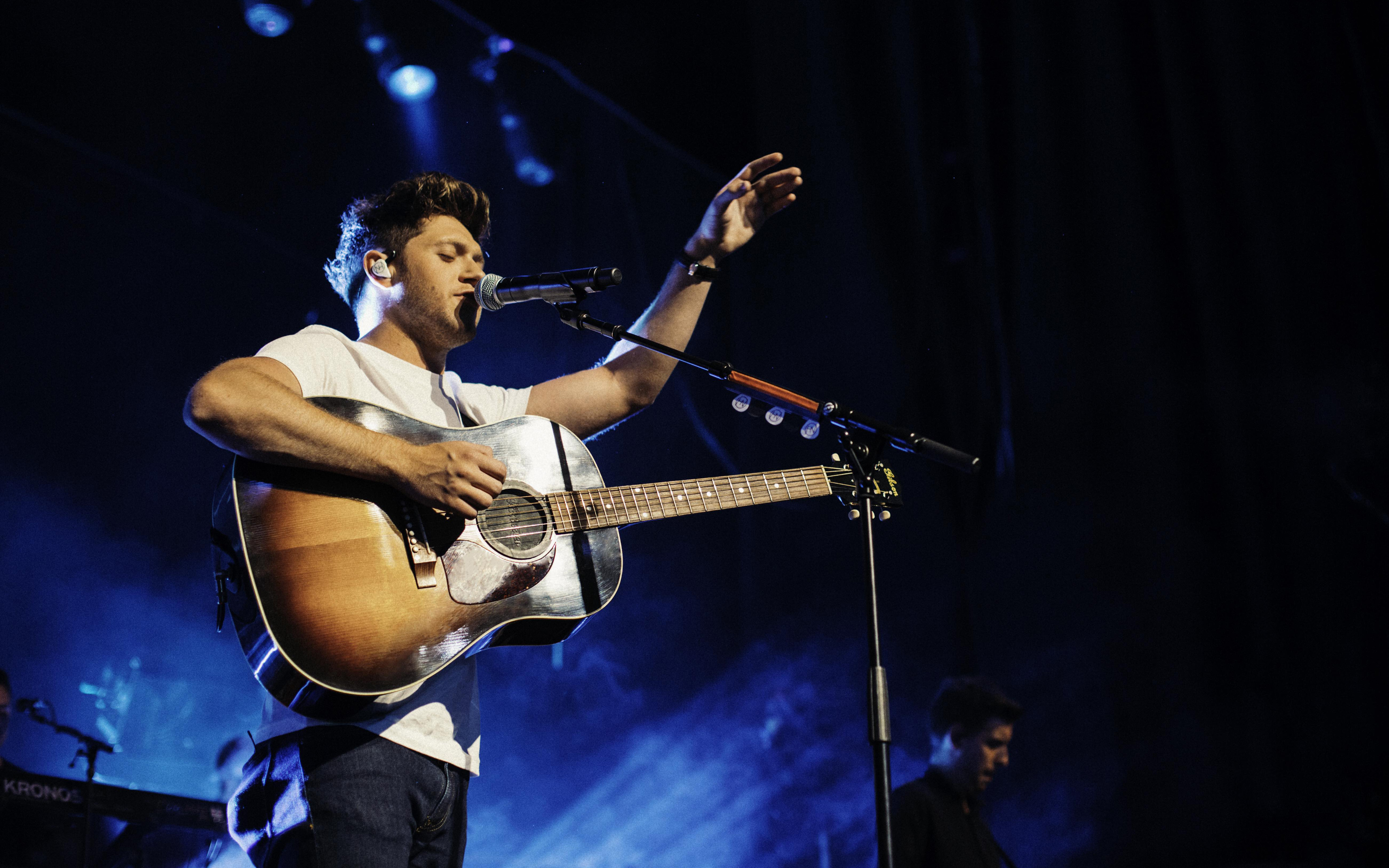 Niall Horan, 4k, Irish Singer, Concert, Musicians - Niall Horan Flicker Sessions 2017 , HD Wallpaper & Backgrounds