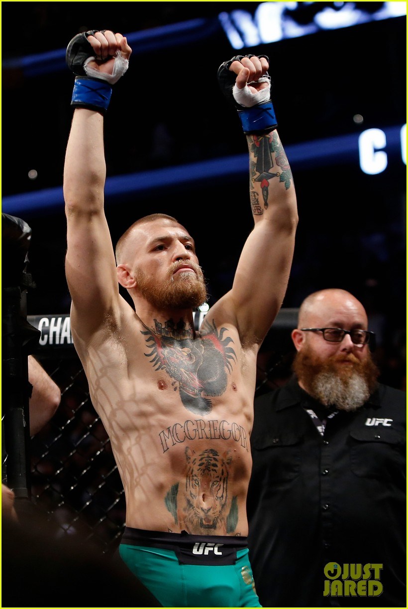 Conor Mcgregor Defeats Nate Diaz In Bloody Ufc 202 - Conor Mcgregor Ufc 202 , HD Wallpaper & Backgrounds