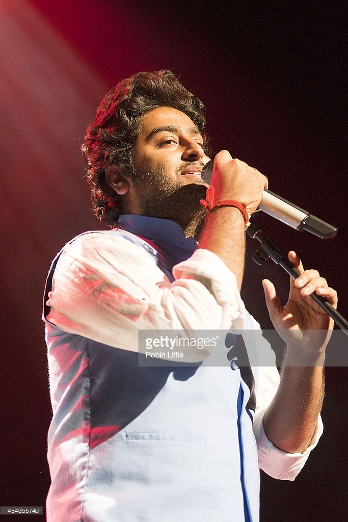 Arijit Singh Performs At Indigo2 In London Pictures - Arijit Singh , HD Wallpaper & Backgrounds