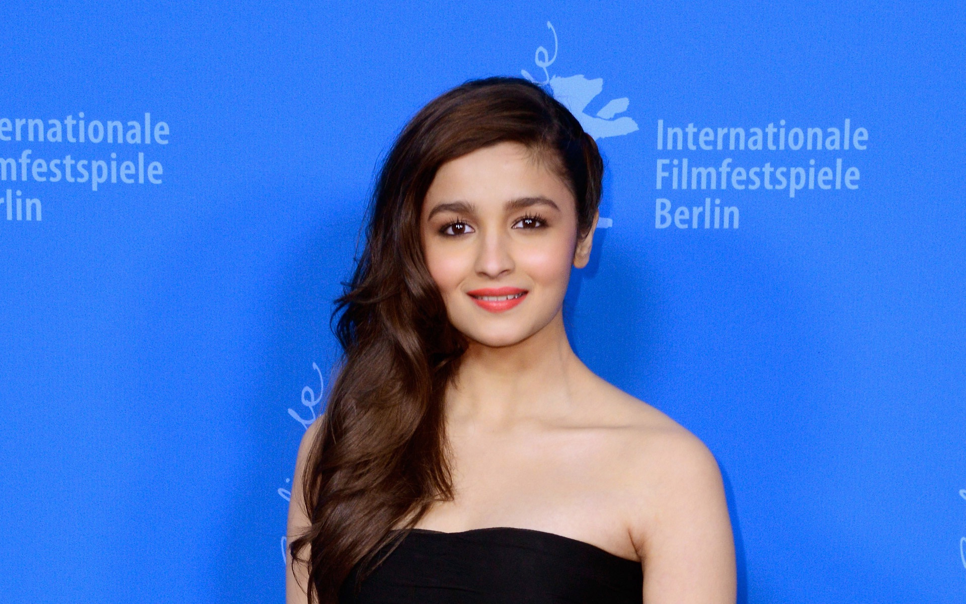 Alia Bhatt Modern Girl High Definition Wallpapers - Alia Bhatt , HD Wallpaper & Backgrounds