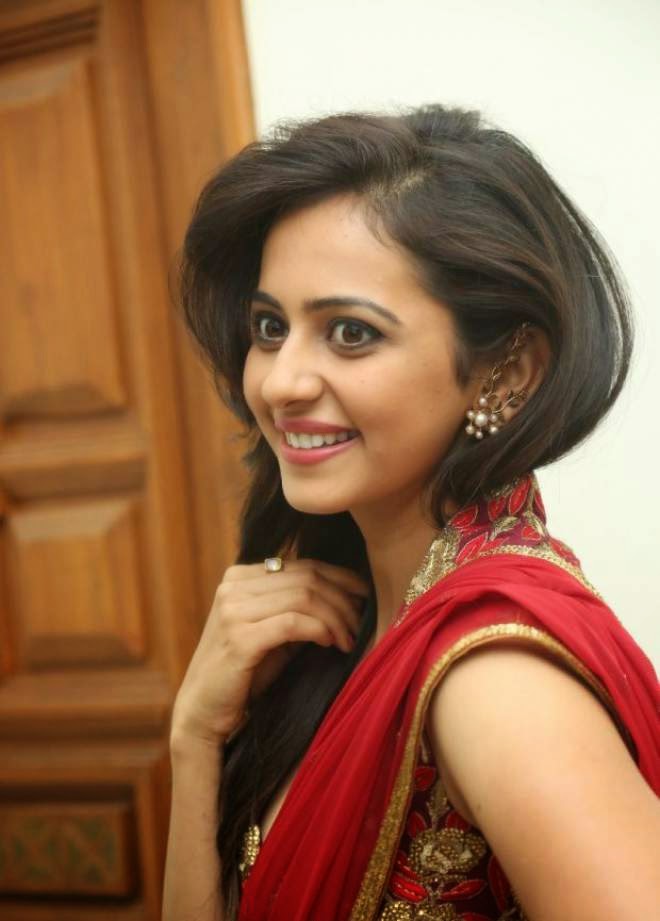 Rakul Preet Singh Hot Photos In Red Saree - Rakul Preet Singh , HD Wallpaper & Backgrounds