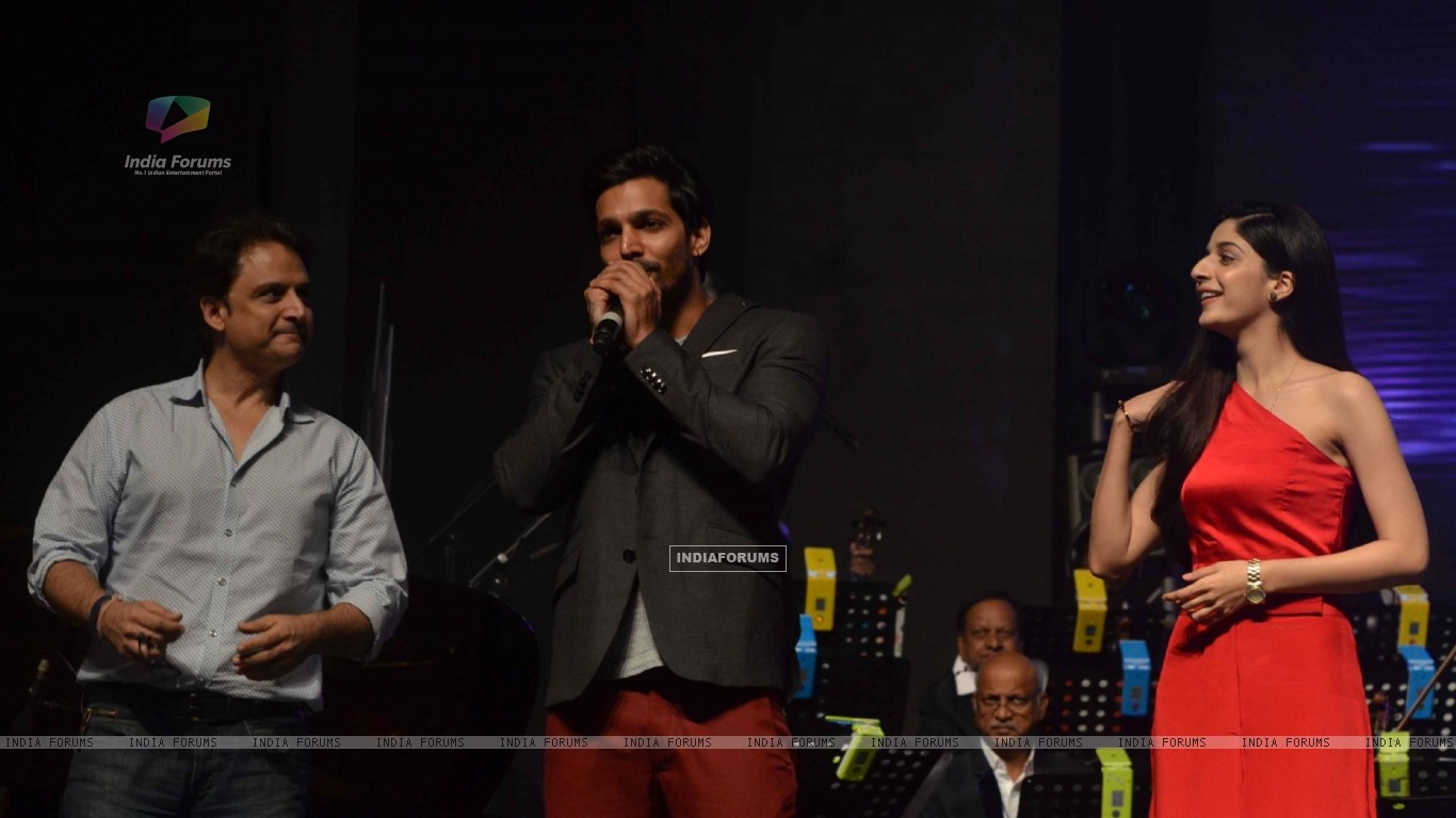 Harshvardhan Rane And Mawra Hocane For Promotions Of - Singing , HD Wallpaper & Backgrounds