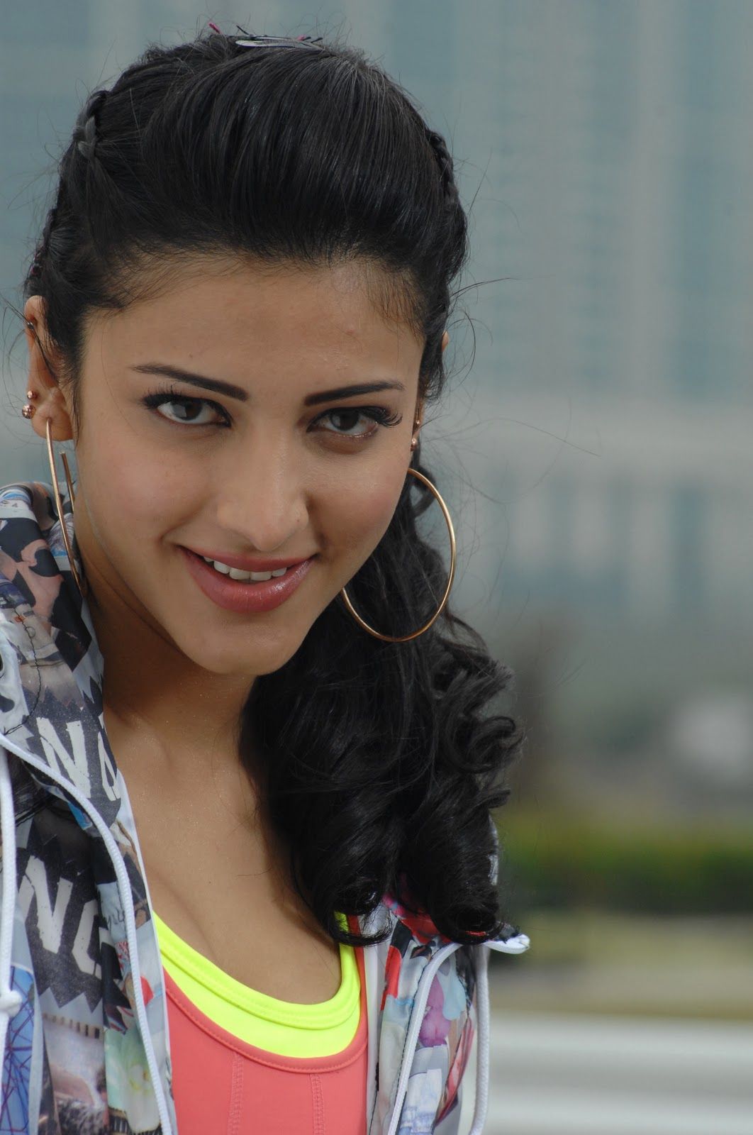 Shruti Hassan Hd Wallpapers 1080p - Shruti Hassan In Beautiful , HD Wallpaper & Backgrounds