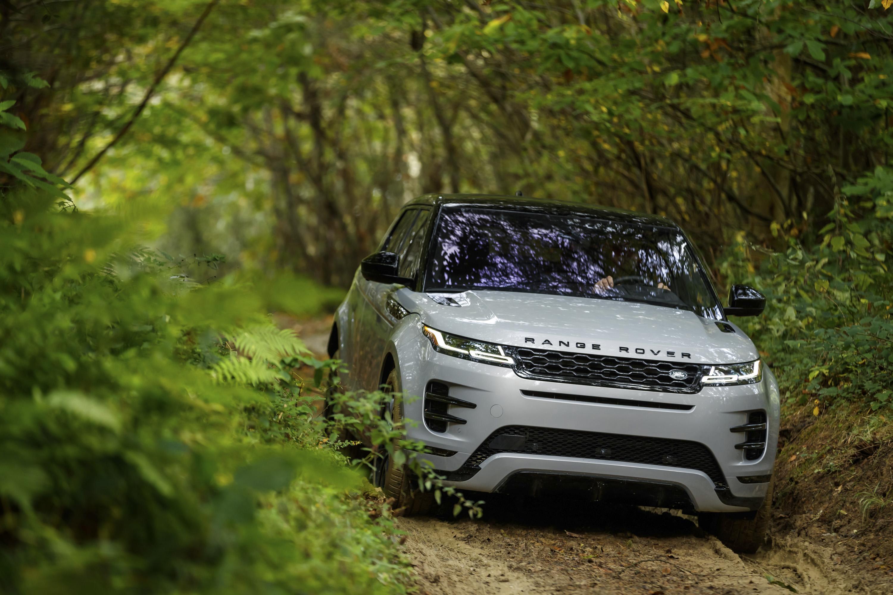 2020 Range Rover Evoque Front Wallpaper - Range Rover Evoque 2019 , HD Wallpaper & Backgrounds