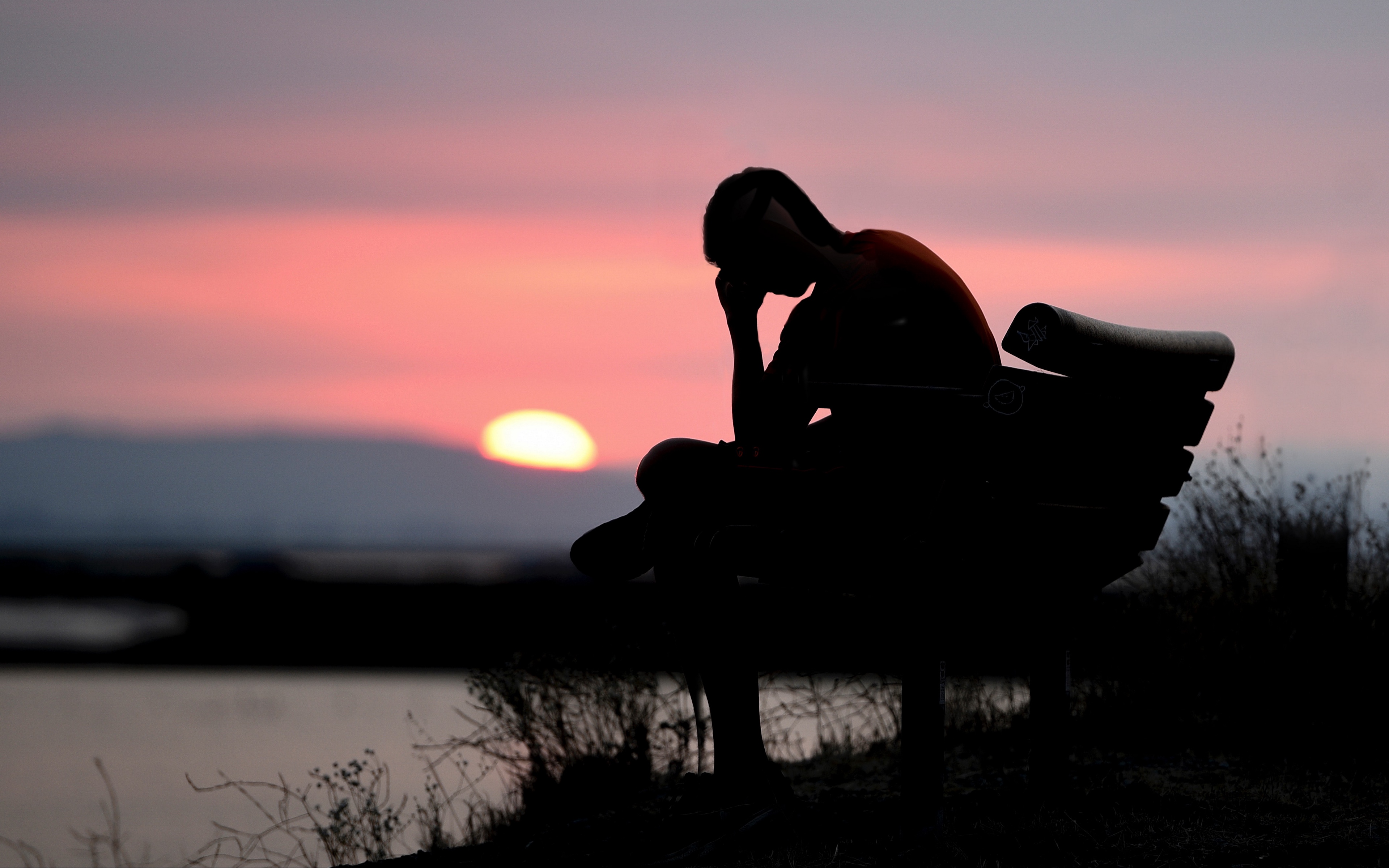 Wallpaper Silhouette, Alone, Sad, Dark, Sunset - Alone Sad Wallpaper 4k , HD Wallpaper & Backgrounds