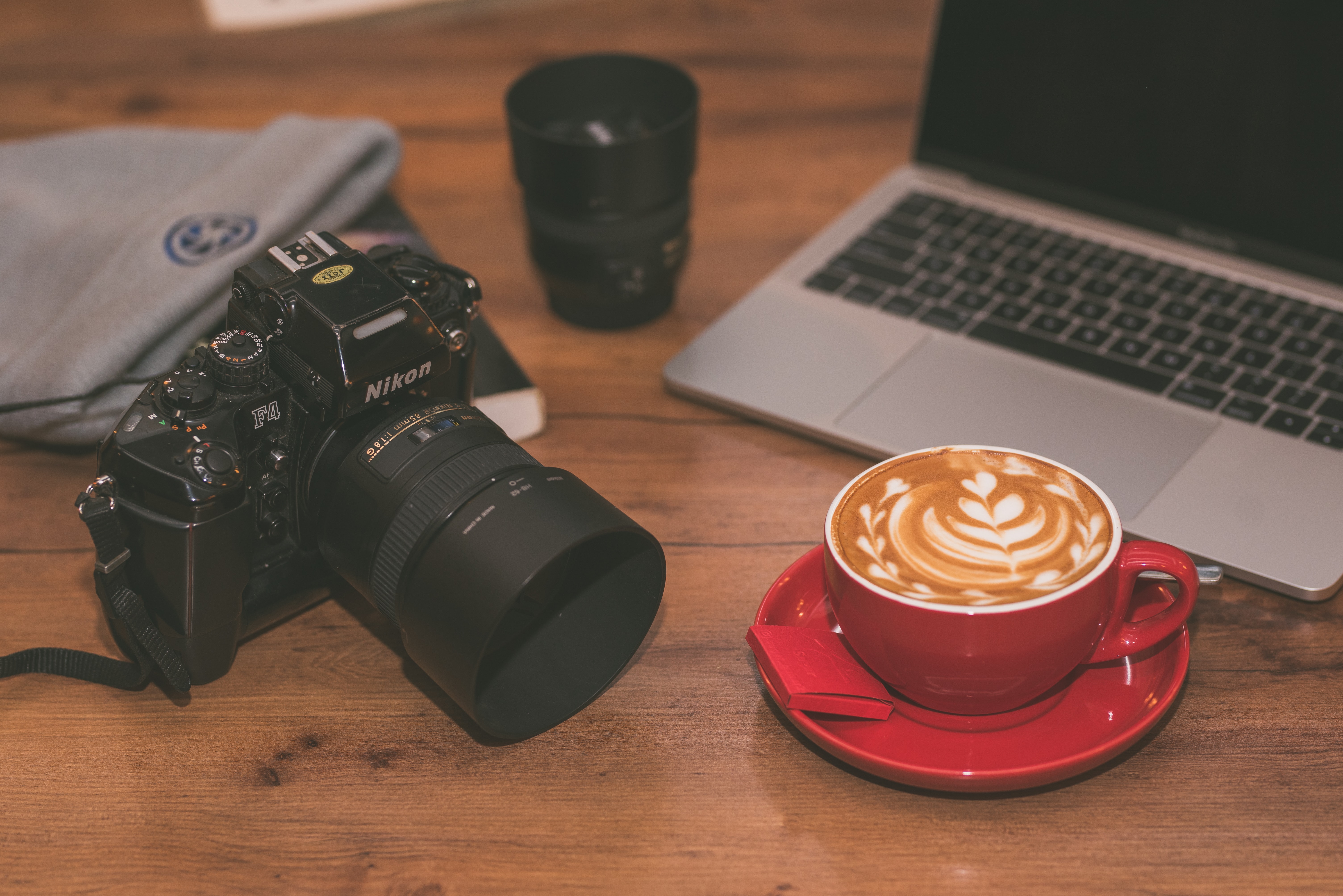 Coffee And Laptop , HD Wallpaper & Backgrounds
