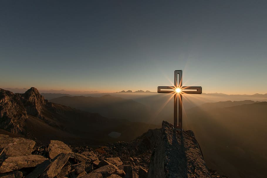 Crossing Sun, Cross On Mountain, Summit, Sunrise, Christian - Lord Save The World , HD Wallpaper & Backgrounds