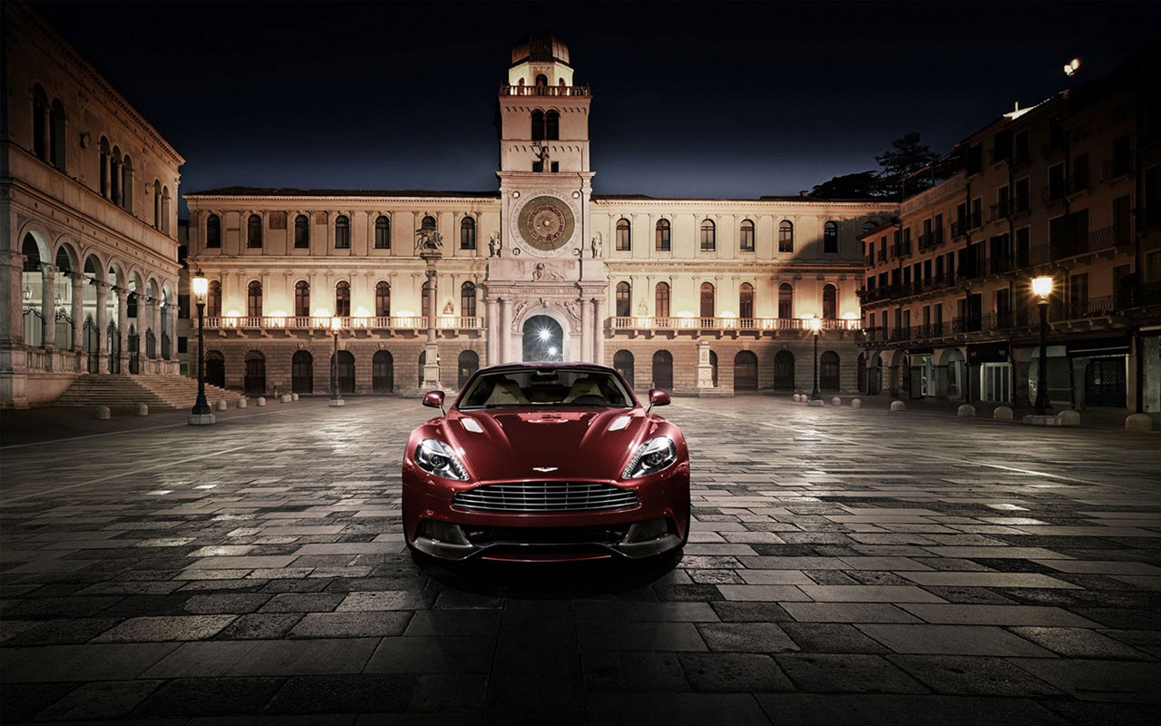 Luxury Car In The World Of Luxury Cars Chi Selection - Piazza Dei Signori , HD Wallpaper & Backgrounds