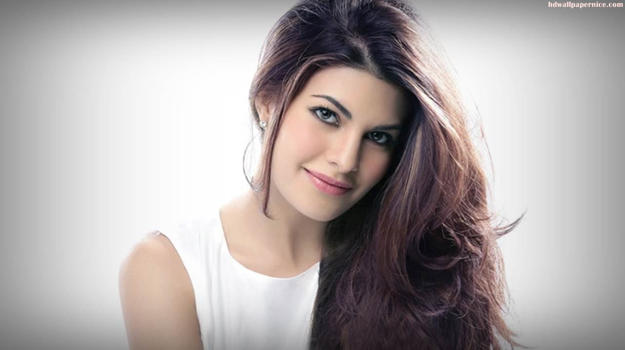 Bollywood Actress Jacqueline Fernandez Hd Wallpaper - Kick Film Ki Heroine Ka Naam , HD Wallpaper & Backgrounds