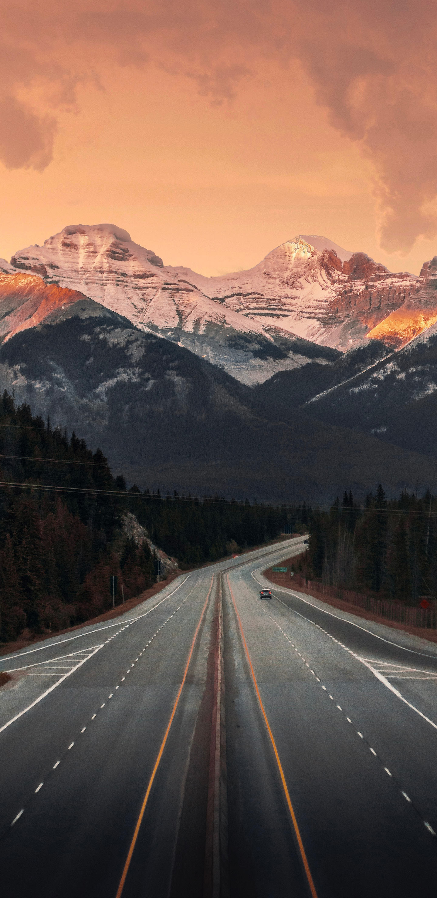 Google Pixel Xl Wallpaper - Mountain Wallpaper Road , HD Wallpaper & Backgrounds
