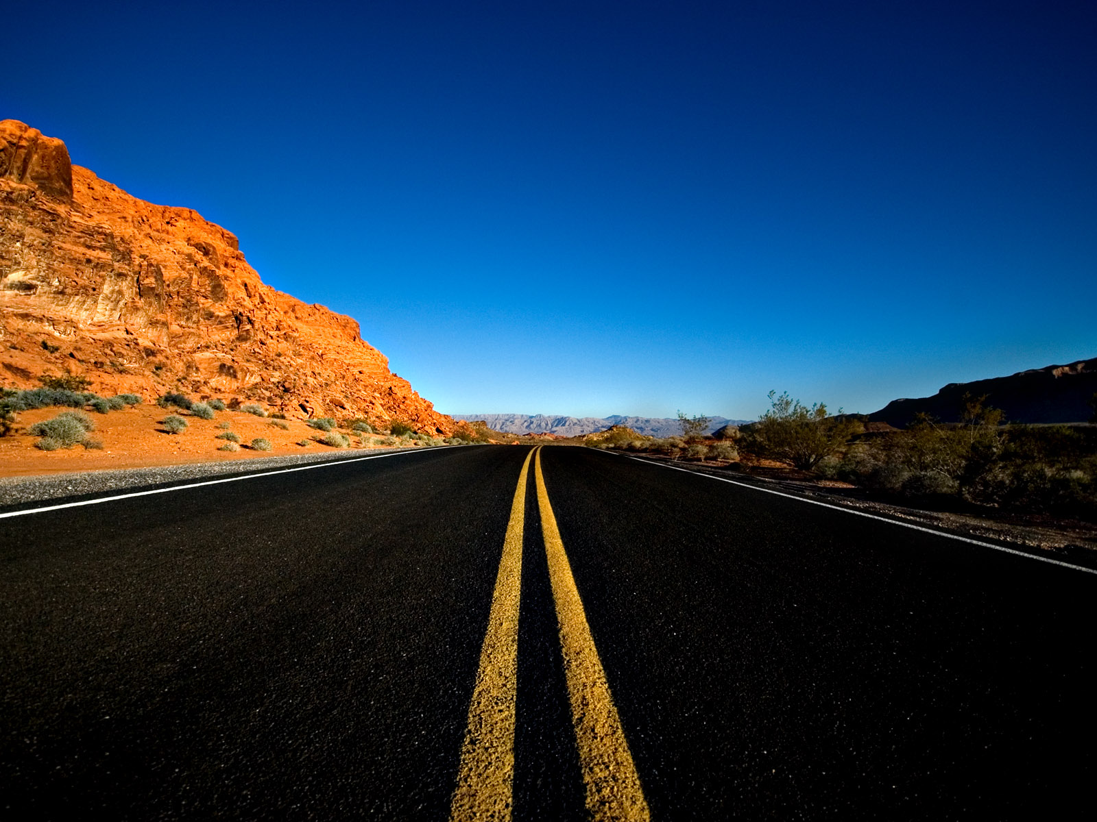 Desert Road Wallpaper , HD Wallpaper & Backgrounds
