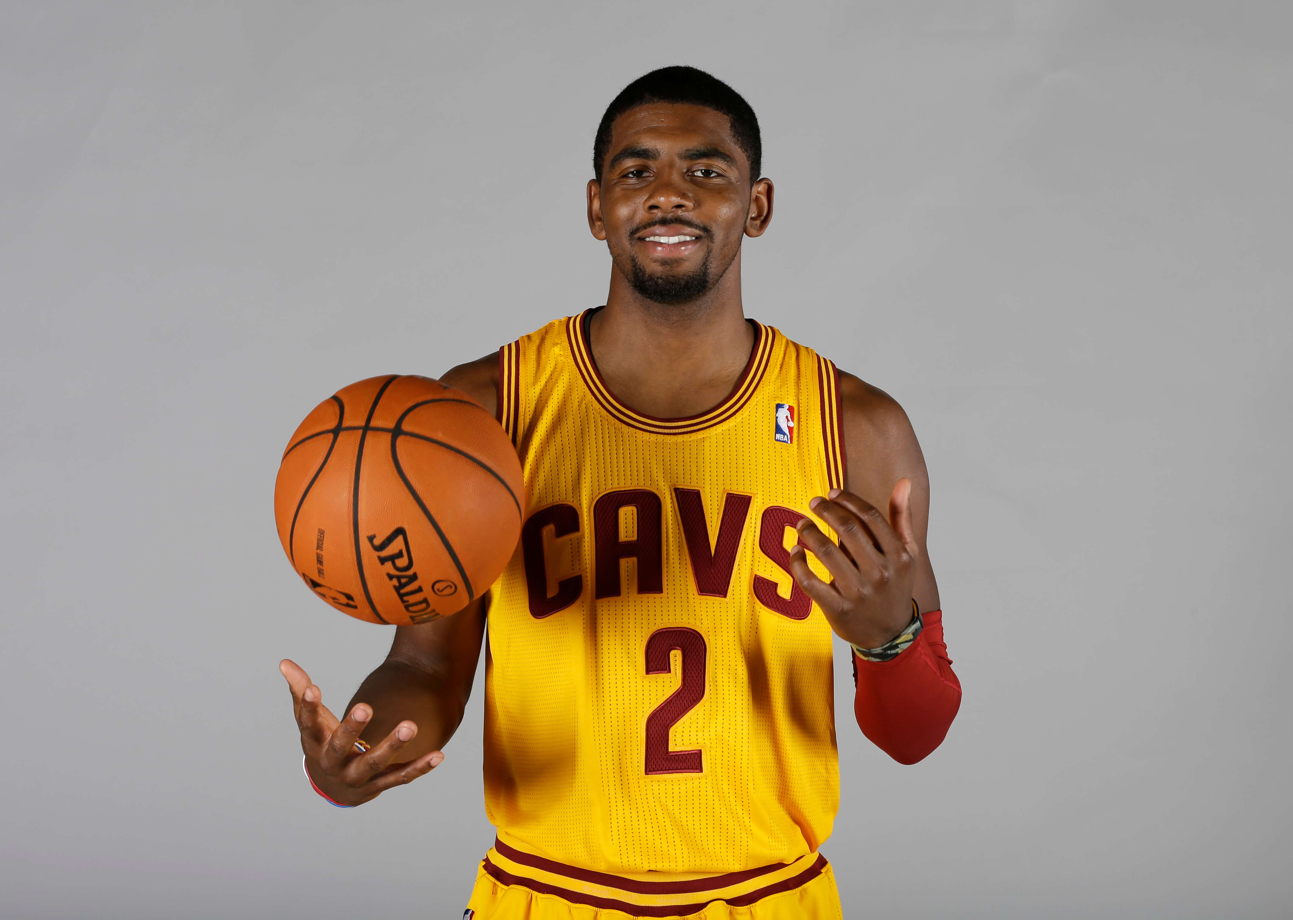 Kyrie Irving Smile Widescreen Wallpaper - Kyrie Irving Cleveland Cavaliers , HD Wallpaper & Backgrounds