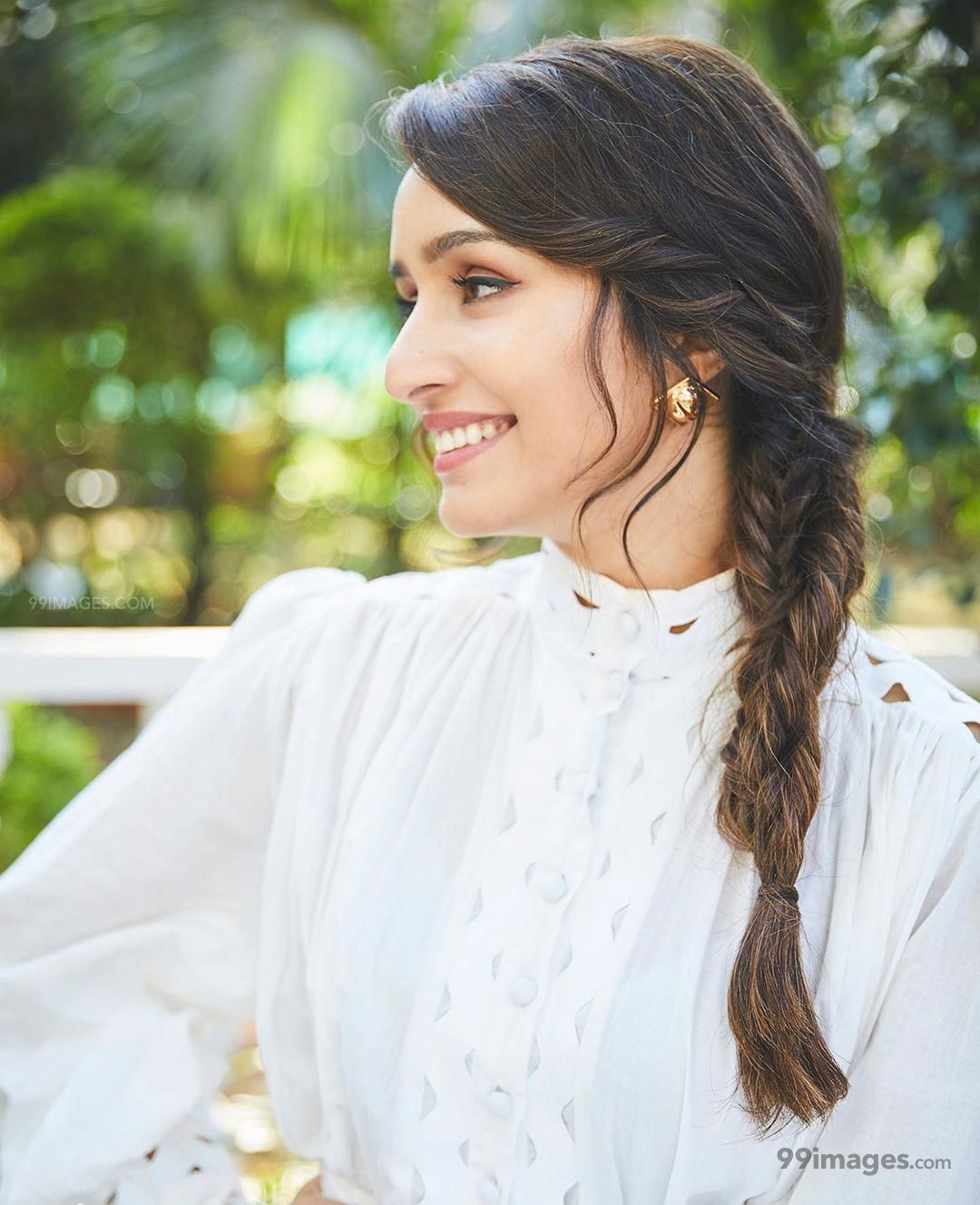 Shraddha Kapoor Beautiful Hd Photos & Mobile Wallpapers - Braided Shraddha Kapoor Hairstyle , HD Wallpaper & Backgrounds