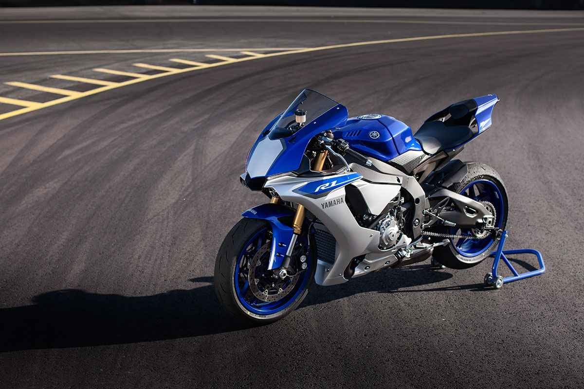 YZF r6 на скорости