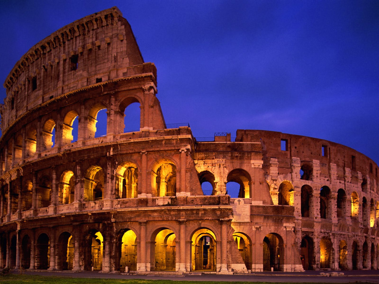 The Colosseum Rome Italy Wallpaper - Colosseum , HD Wallpaper & Backgrounds