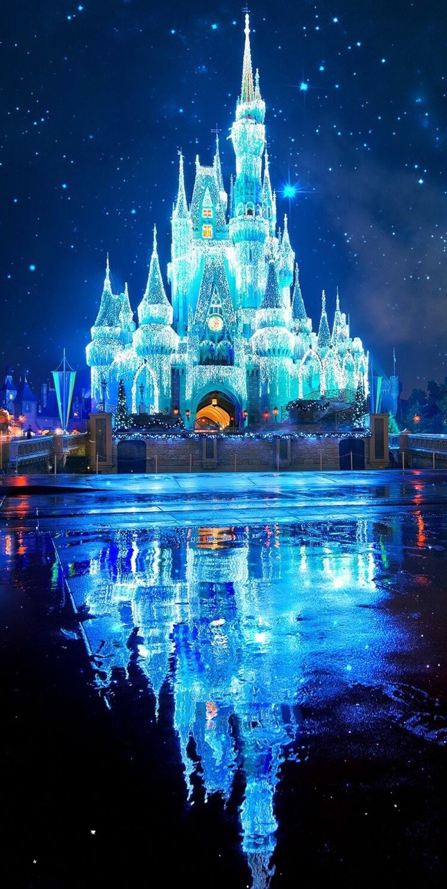 Disney Castle Winter , HD Wallpaper & Backgrounds