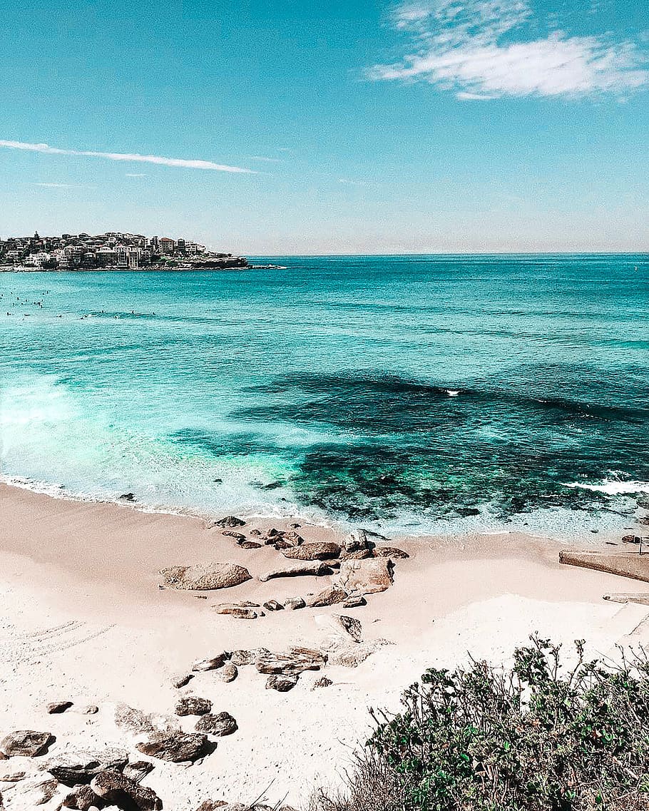 Rocks On Shore, Australia, Beach, Bondi Beach, Daylight, - Bondi Beach , HD Wallpaper & Backgrounds