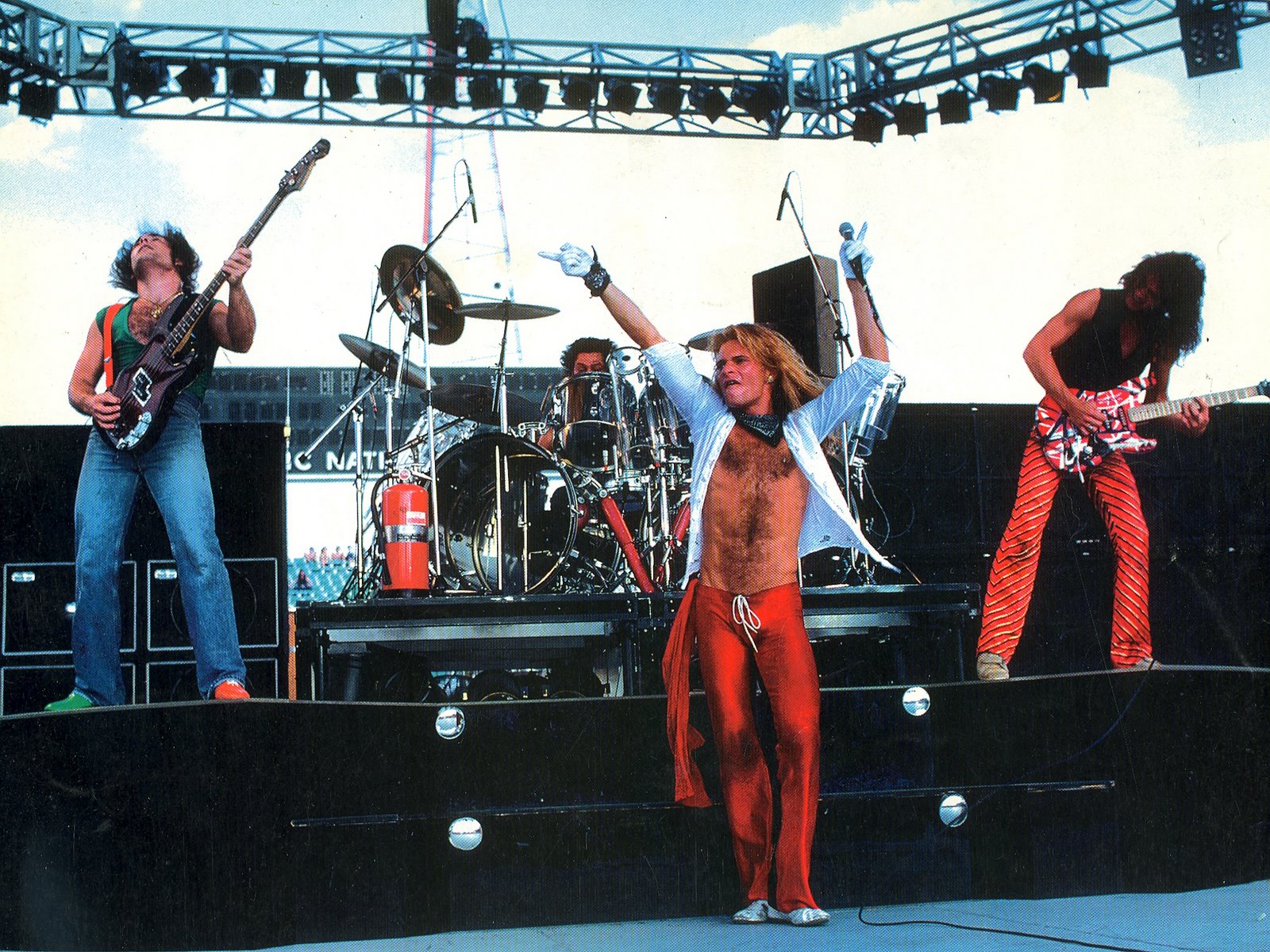 Van Halen Heavy Metal Hard Rock Bands Concert Guitar - David Lee Roth Live 1979 , HD Wallpaper & Backgrounds