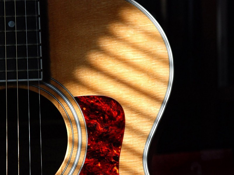 Acoustic Guitar Wallpapers For Desktop - Acoustic Guitar , HD Wallpaper & Backgrounds