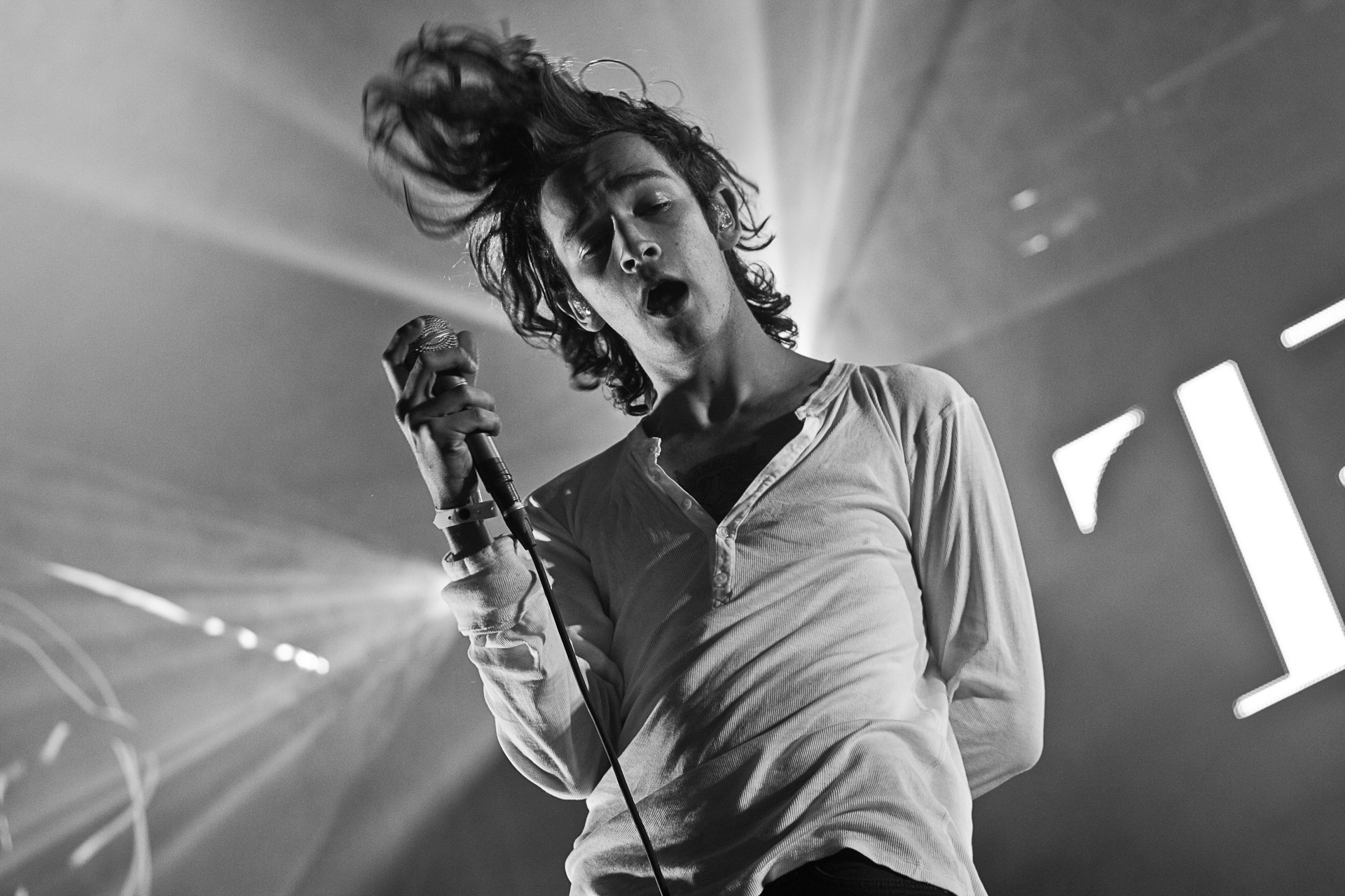 The 1975 Hd Wallpaper - Matthew Healy 1975 , HD Wallpaper & Backgrounds