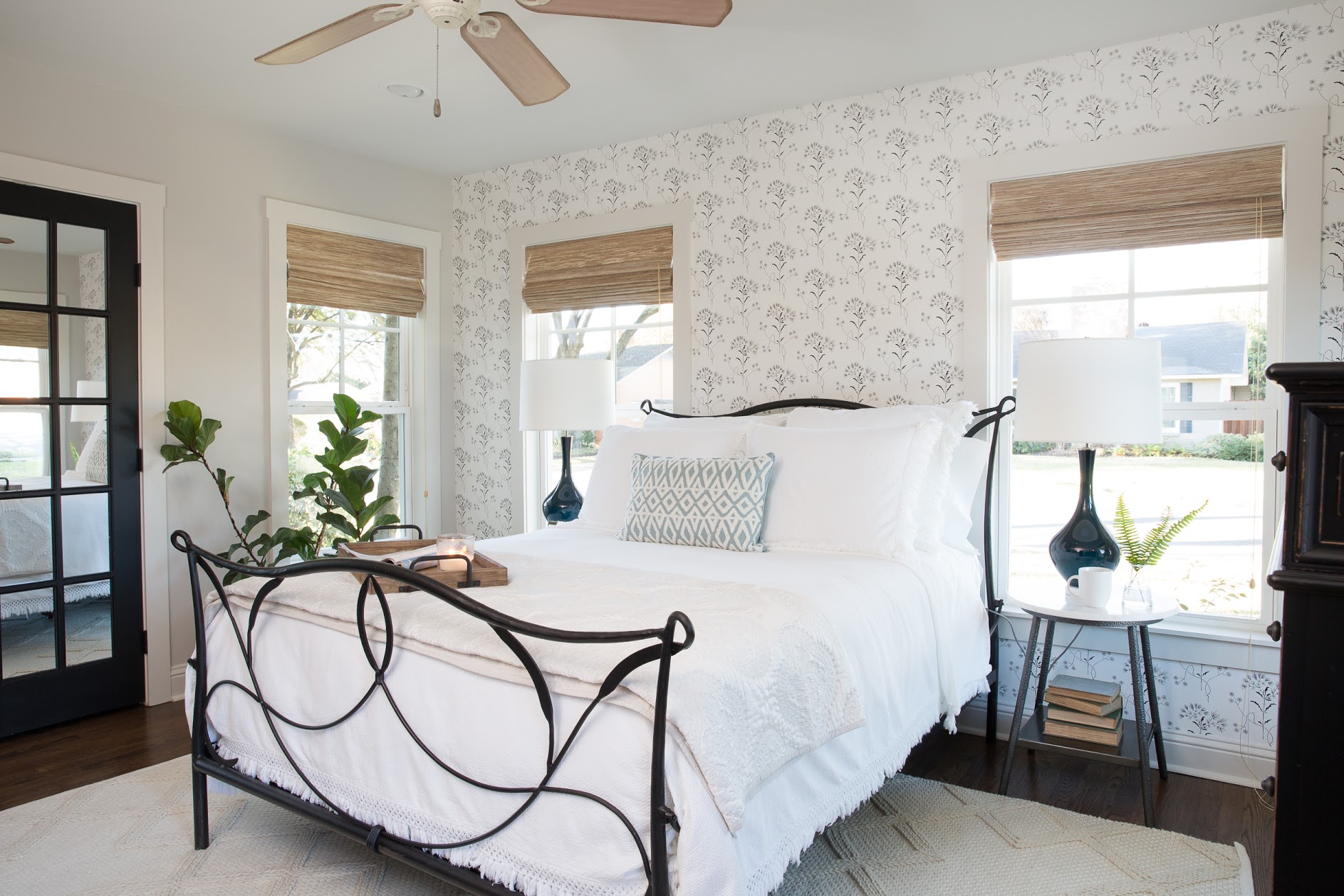Magnolia Home Wallpaper In Room , HD Wallpaper & Backgrounds