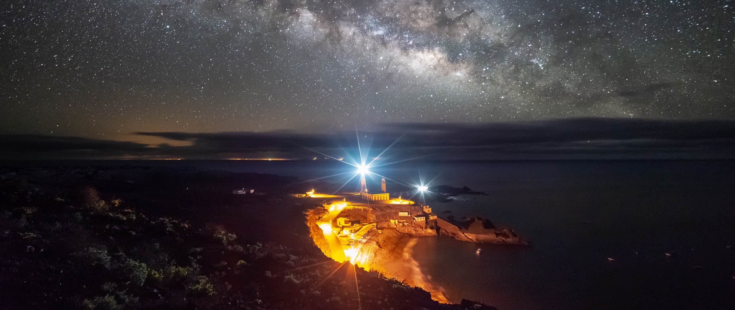 Wallpaper Starry Sky, La Palma, Spain, Night, Lighting - Milky Way , HD Wallpaper & Backgrounds