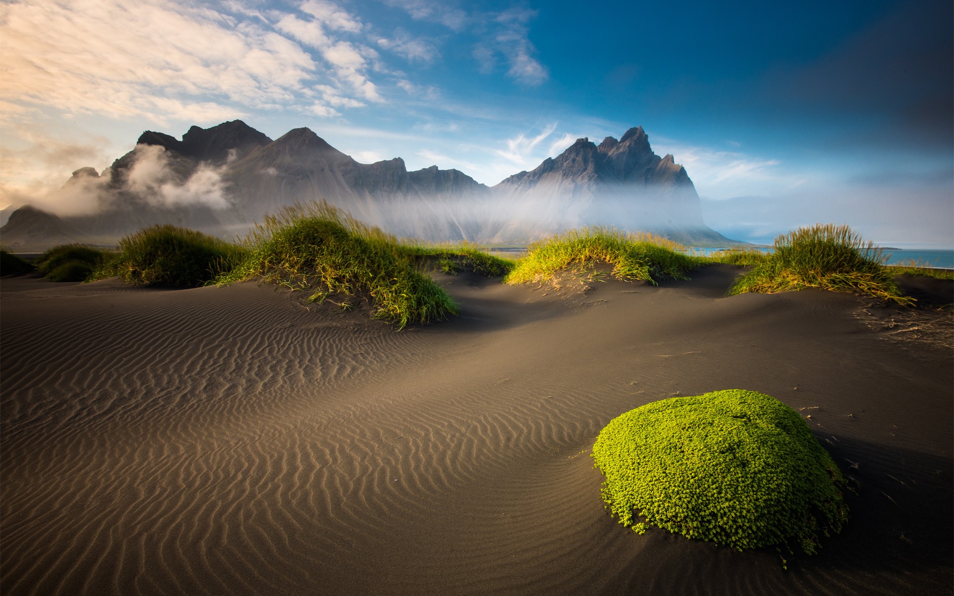 Iceland Beaches Hd Wallpaper - Beautiful Icelandic Landscape , HD Wallpaper & Backgrounds