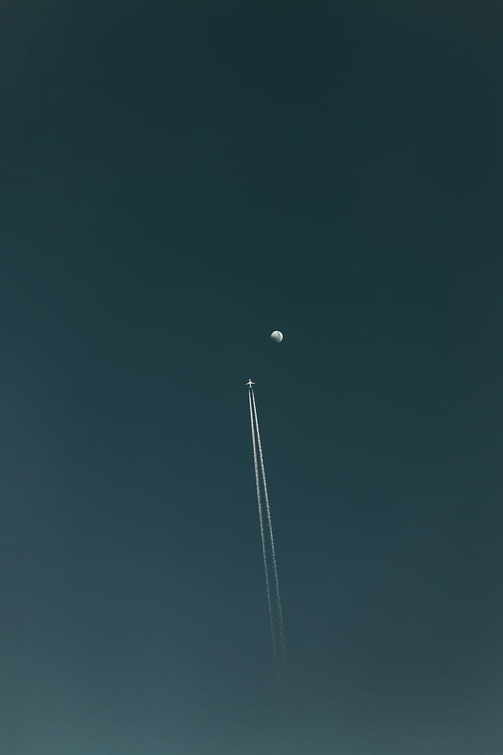 Plane, Moon, Sky, Minimalism, Flight, Trace, Hd Wallpaper - Plane Wallpapers For Iphone , HD Wallpaper & Backgrounds