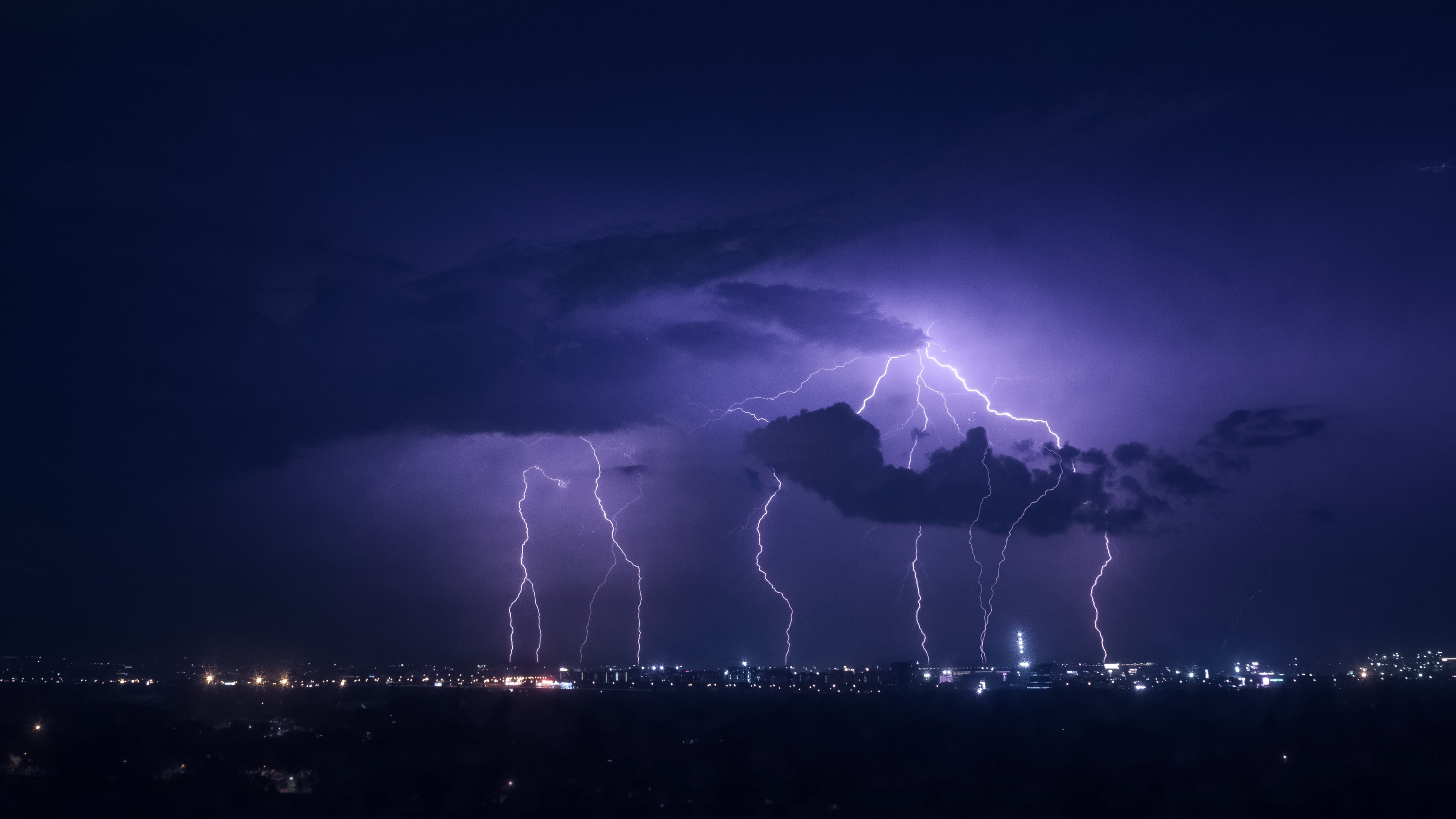 Lightning At Night , HD Wallpaper & Backgrounds
