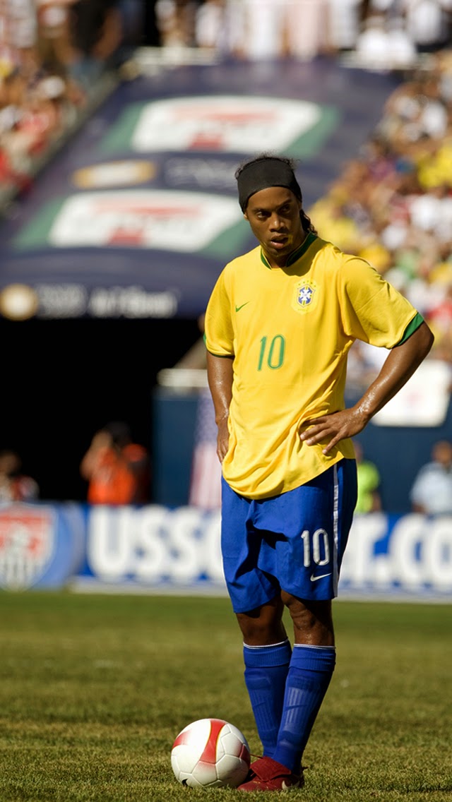 Iphone Ronaldinho Wallpaper Brazil , HD Wallpaper & Backgrounds