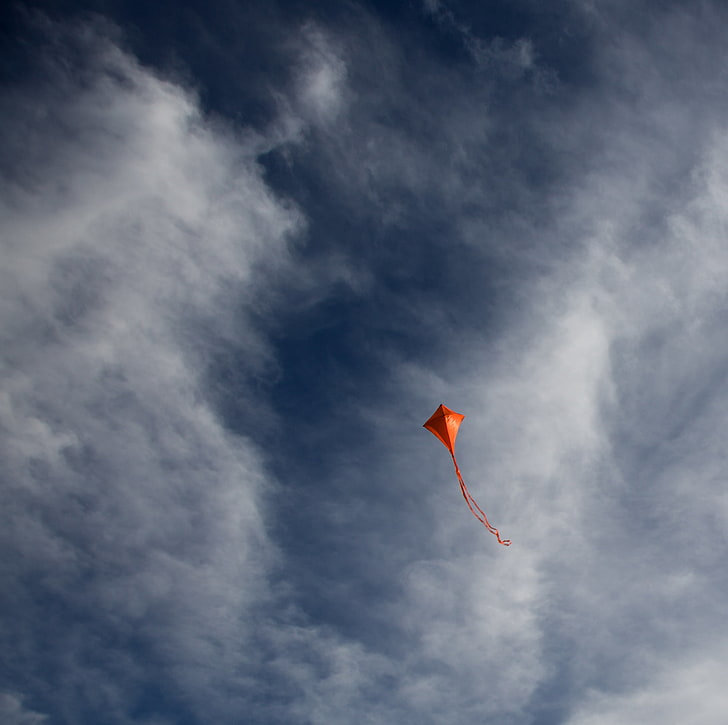 Kite, Flight, Sky, Clouds, Cloud - Kite Flying , HD Wallpaper & Backgrounds