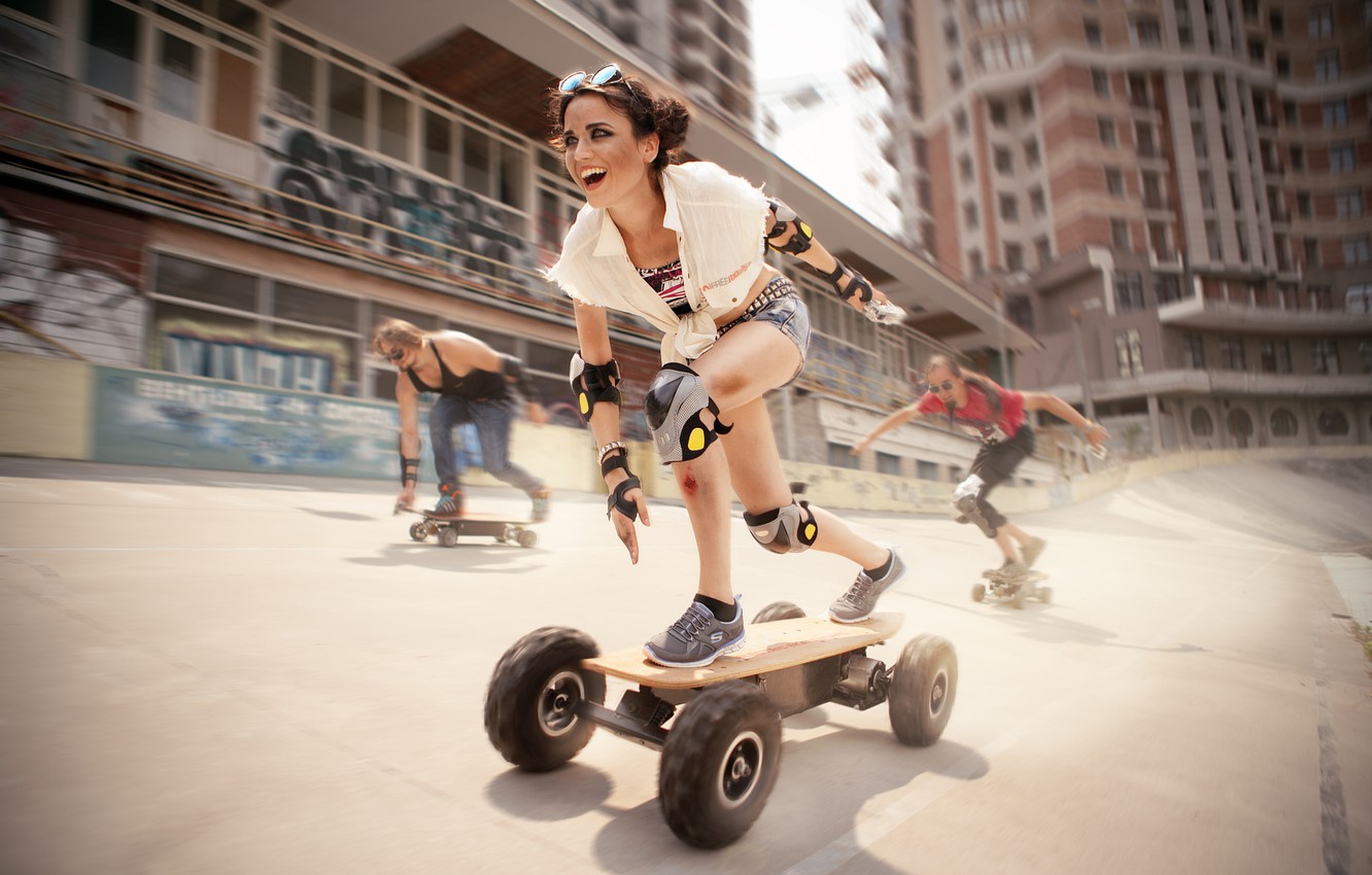 Photo Wallpaper Girl, Movement, Sport, Speed, Protection, - Longboard Knee Pads , HD Wallpaper & Backgrounds